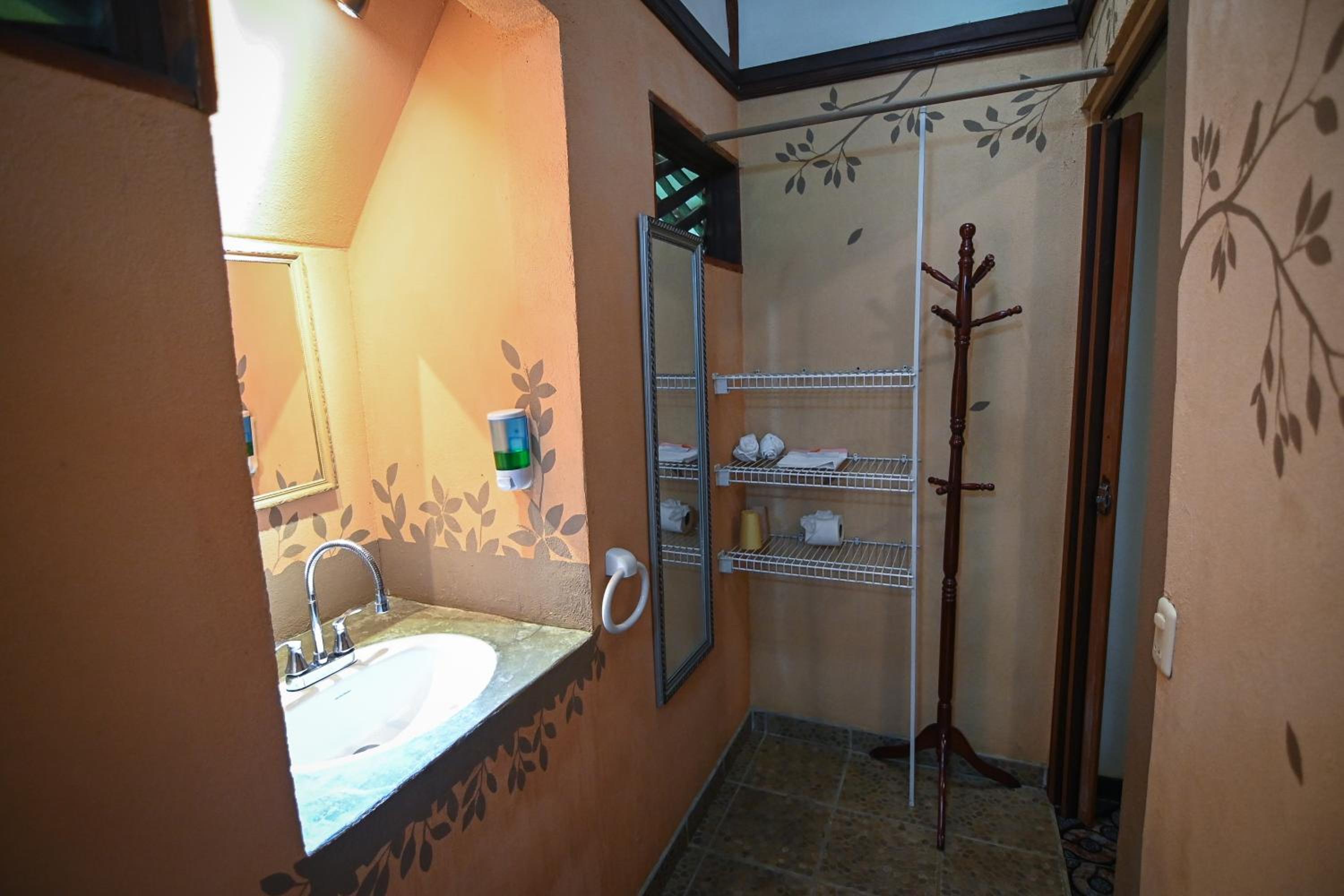 Triple Room with Private Bathroom photo 3