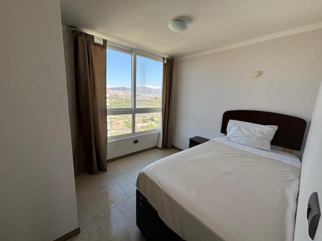 Three-Bedroom Apartment with Sea View photo 1