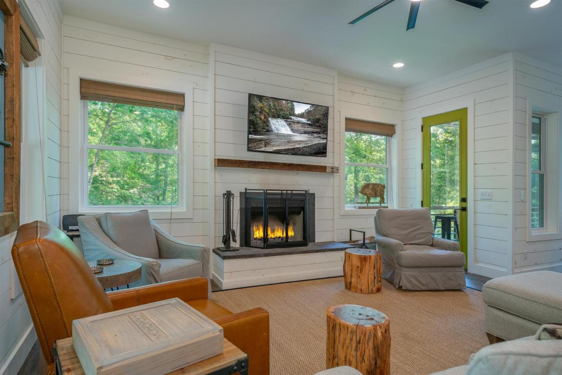Three-Bedroom Holiday Home  photo 2