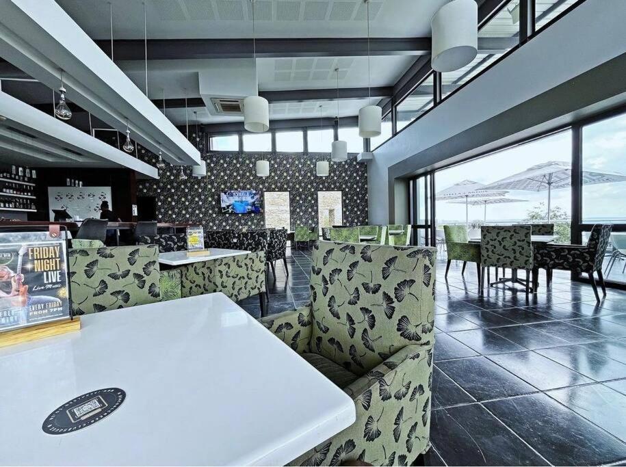 Two-Bedroom Apartment With Balcony And Terrace photo 2