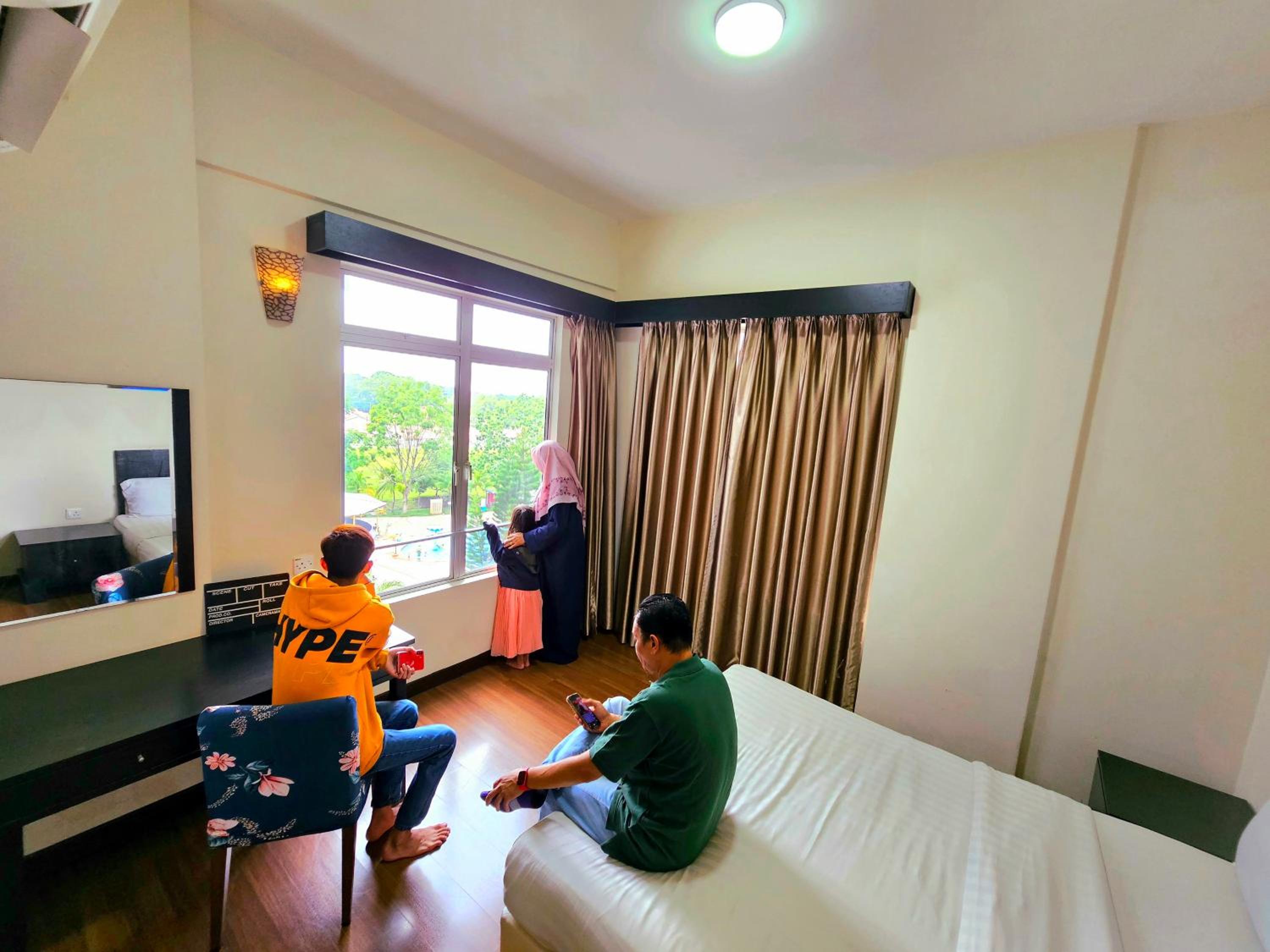 Apartment with Balcony (Free 4 Waterpark Tickets)