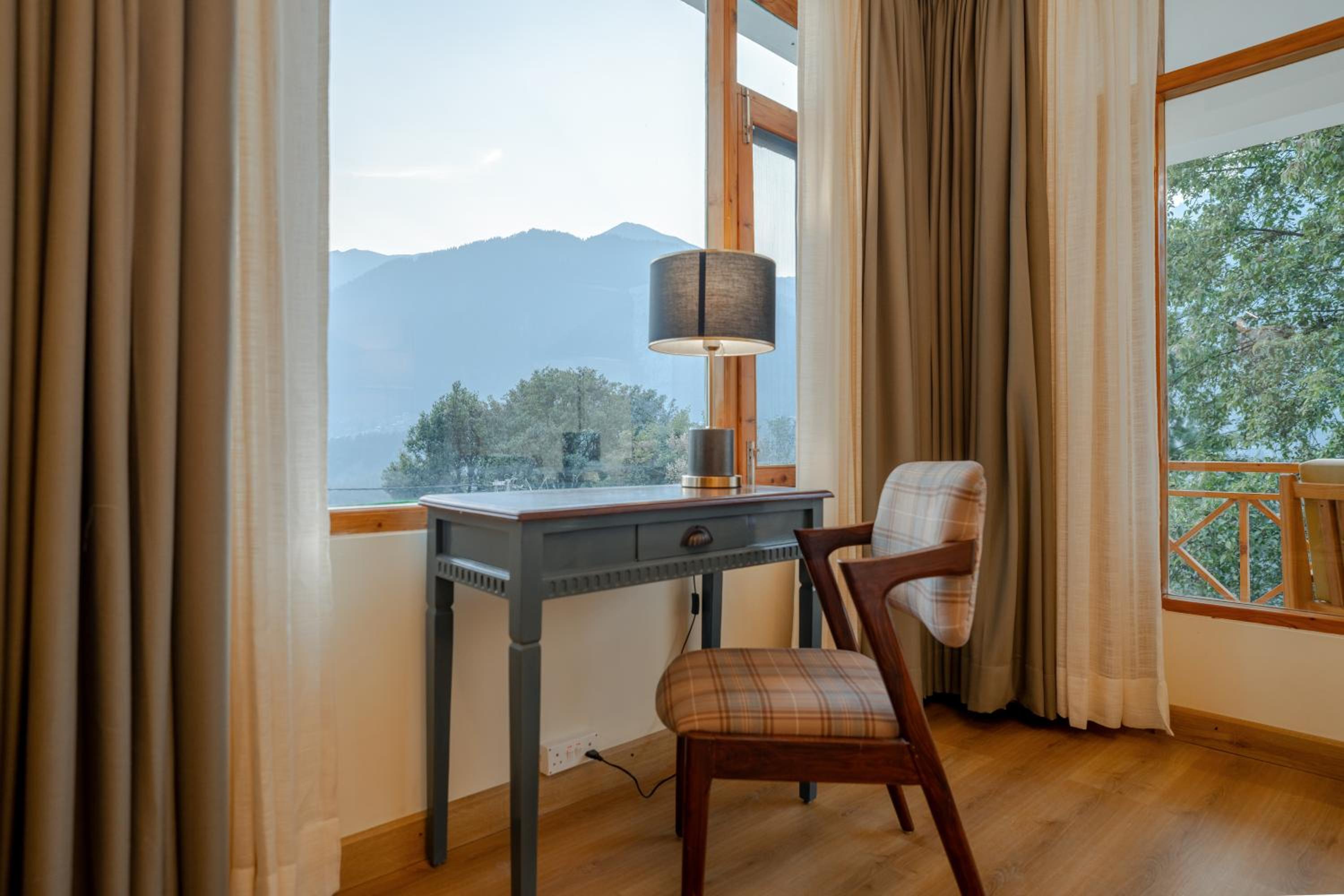 Superior King Room - Photo 1