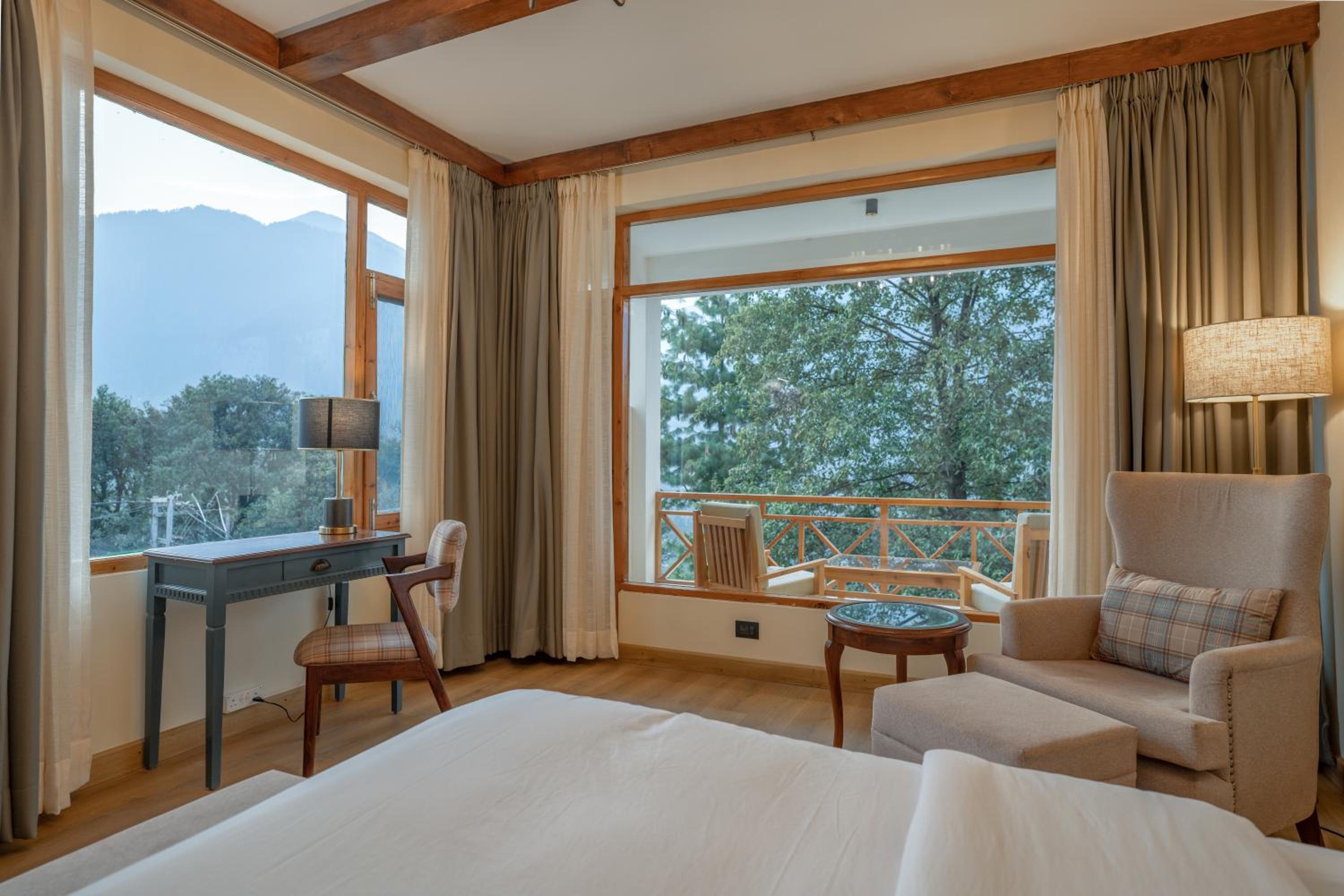 Superior King Room - Photo 2