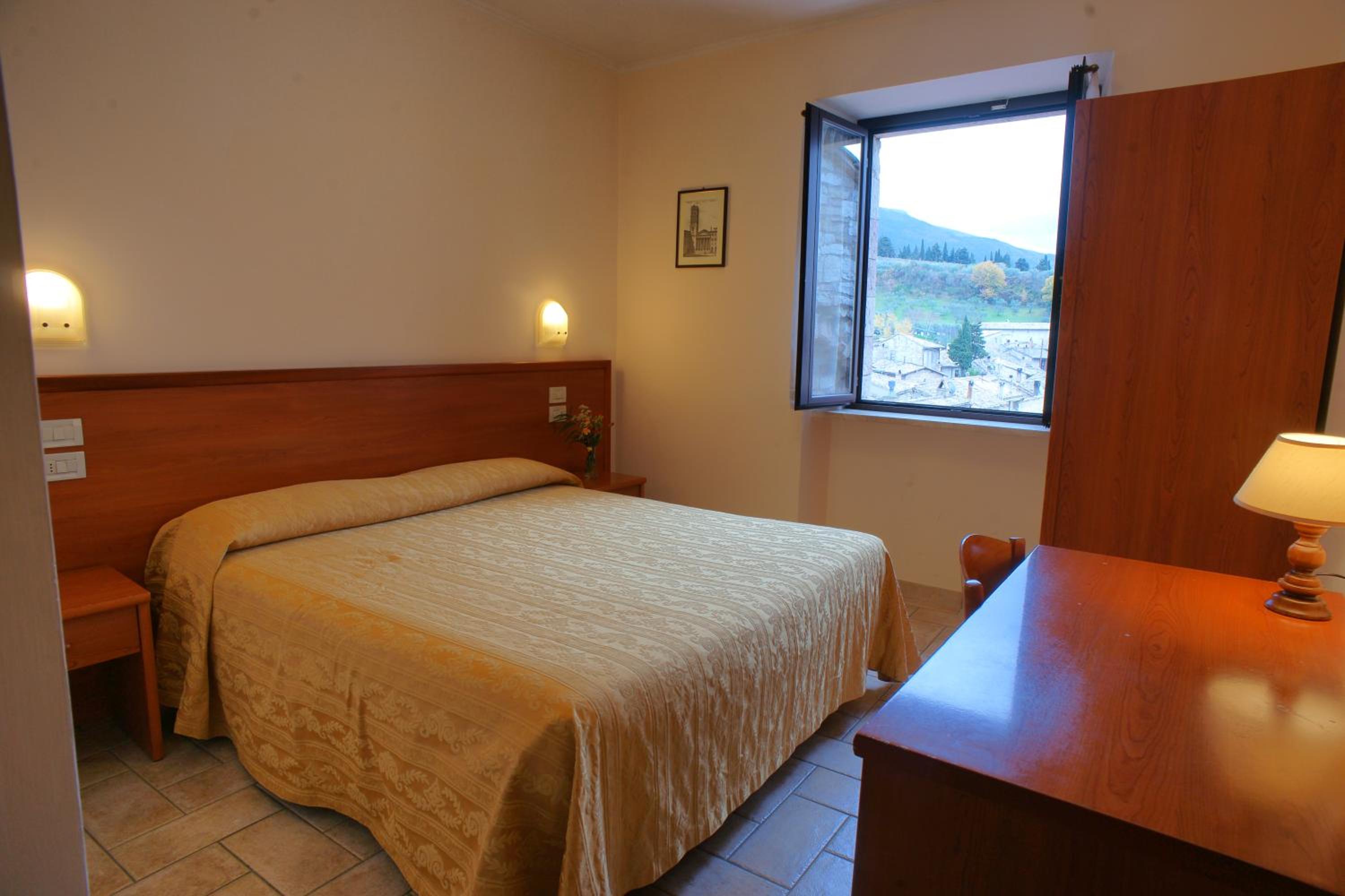 Double Room - Photo 2