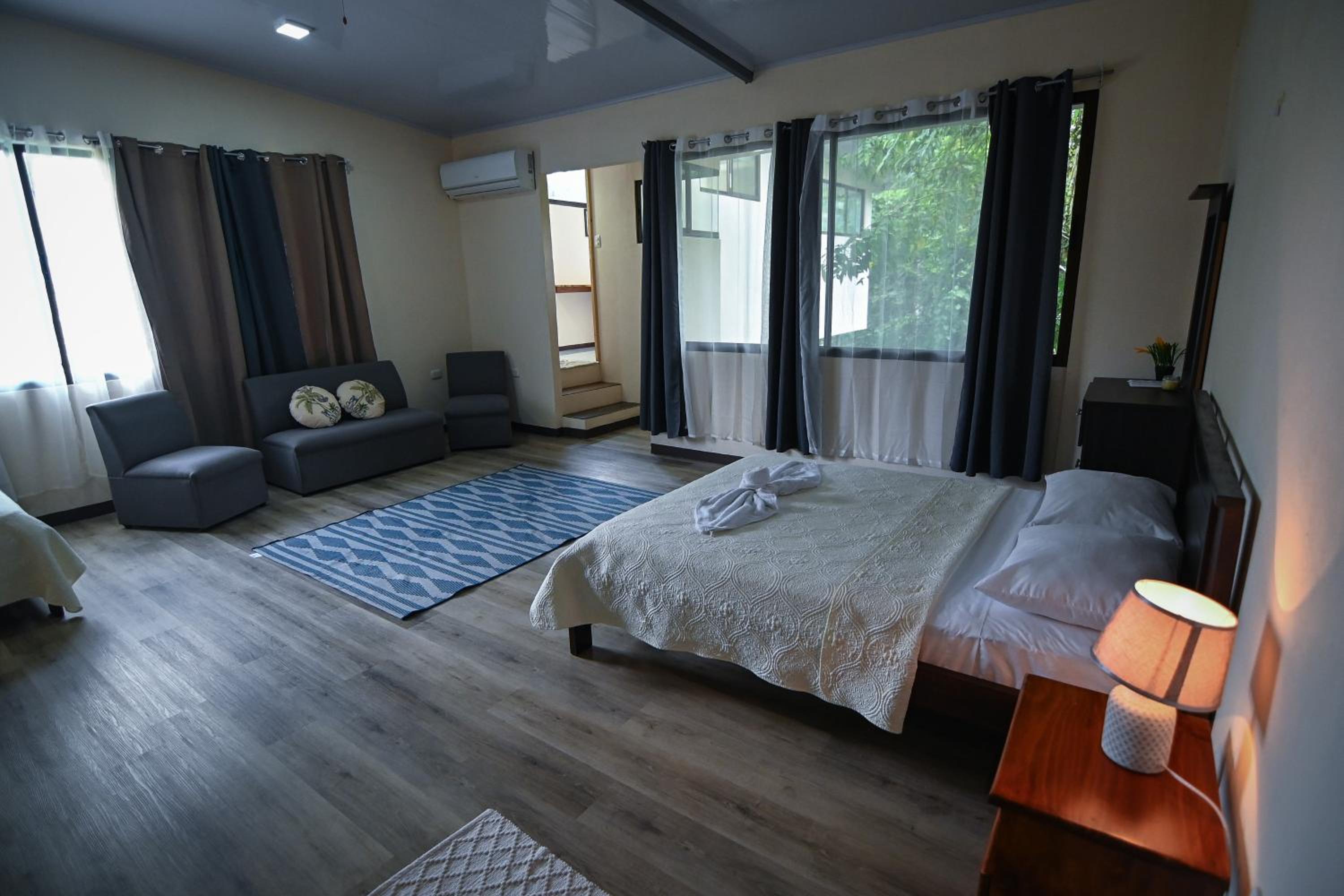 Deluxe Family Suite photo 3