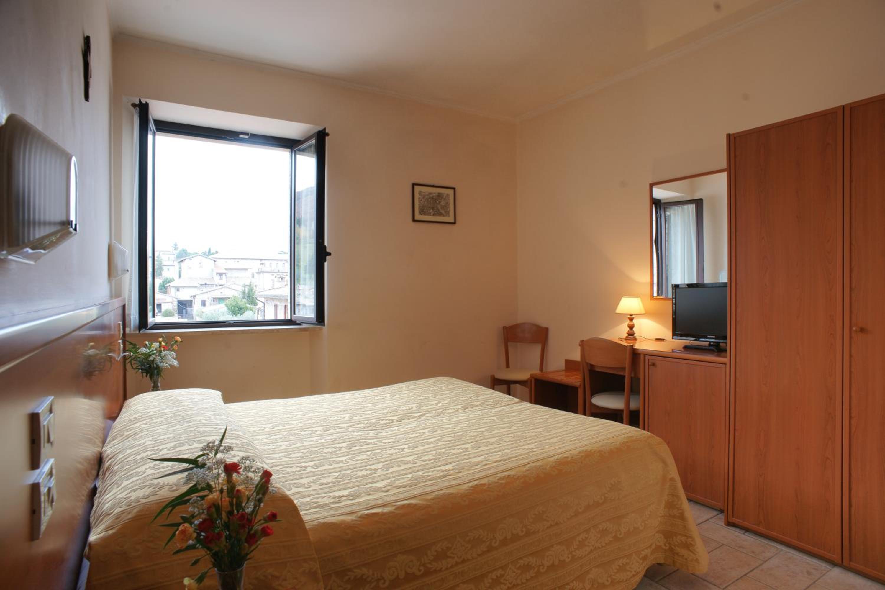Double Room - Photo 3