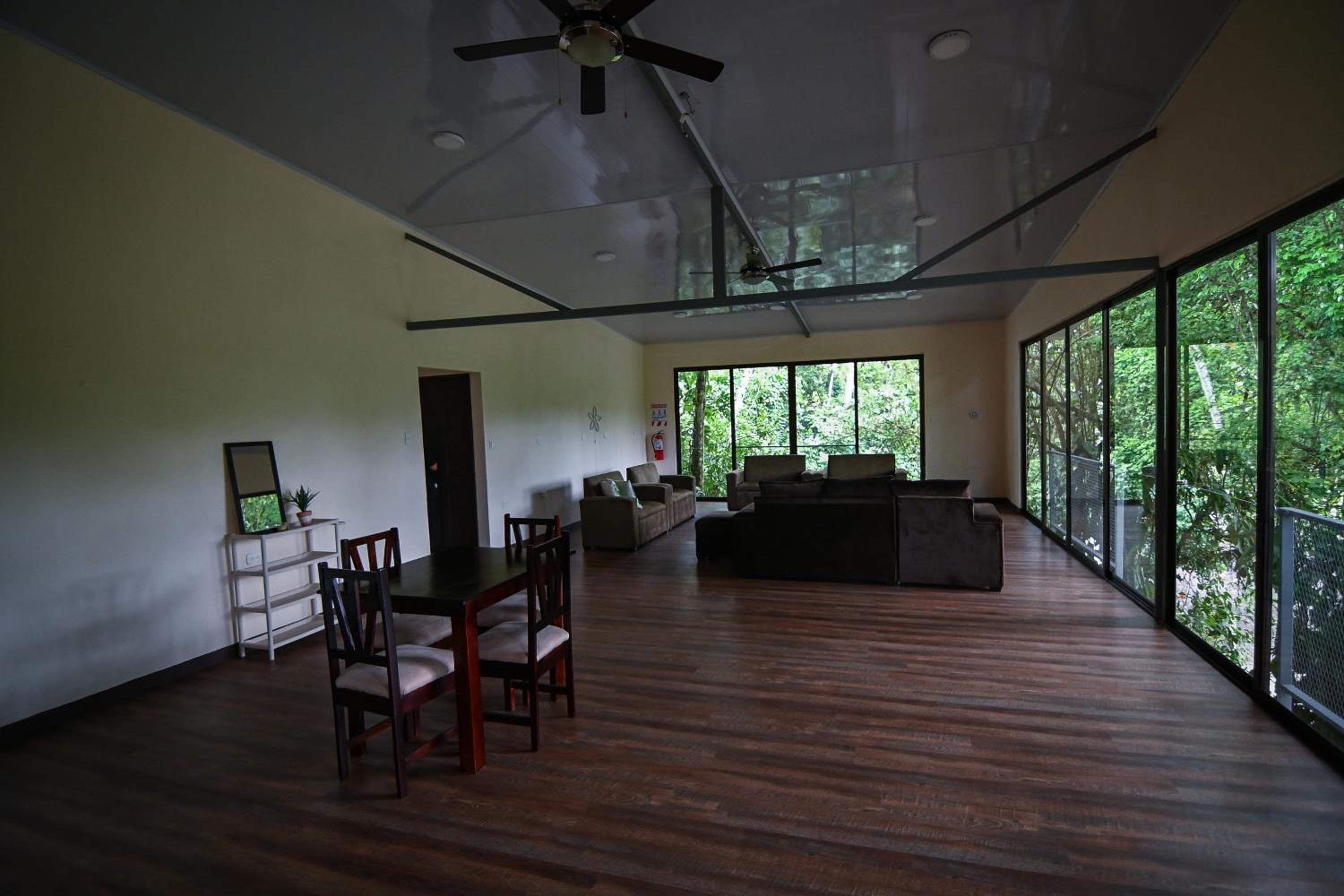 Deluxe Family Suite photo 1
