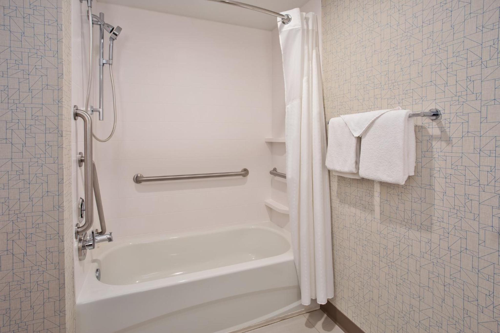 King Room - Mobility Access/Hearing Accessible - Photo 6