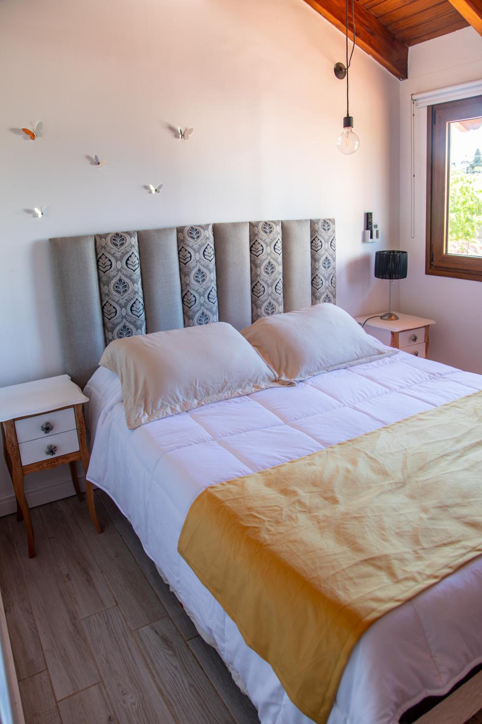 Double or Twin Room with Shared Bathroom photo 3