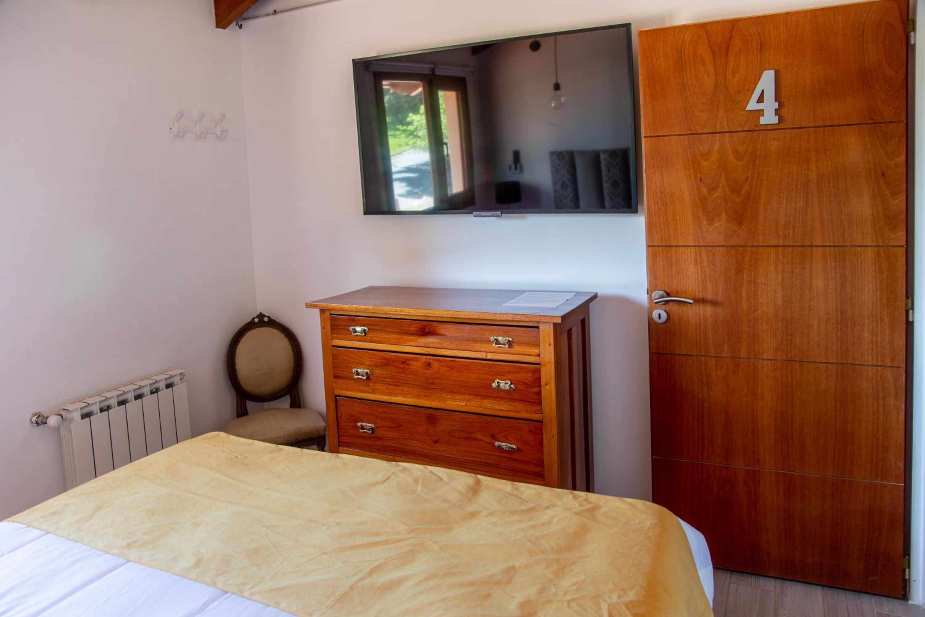 Double or Twin Room with Shared Bathroom photo 2