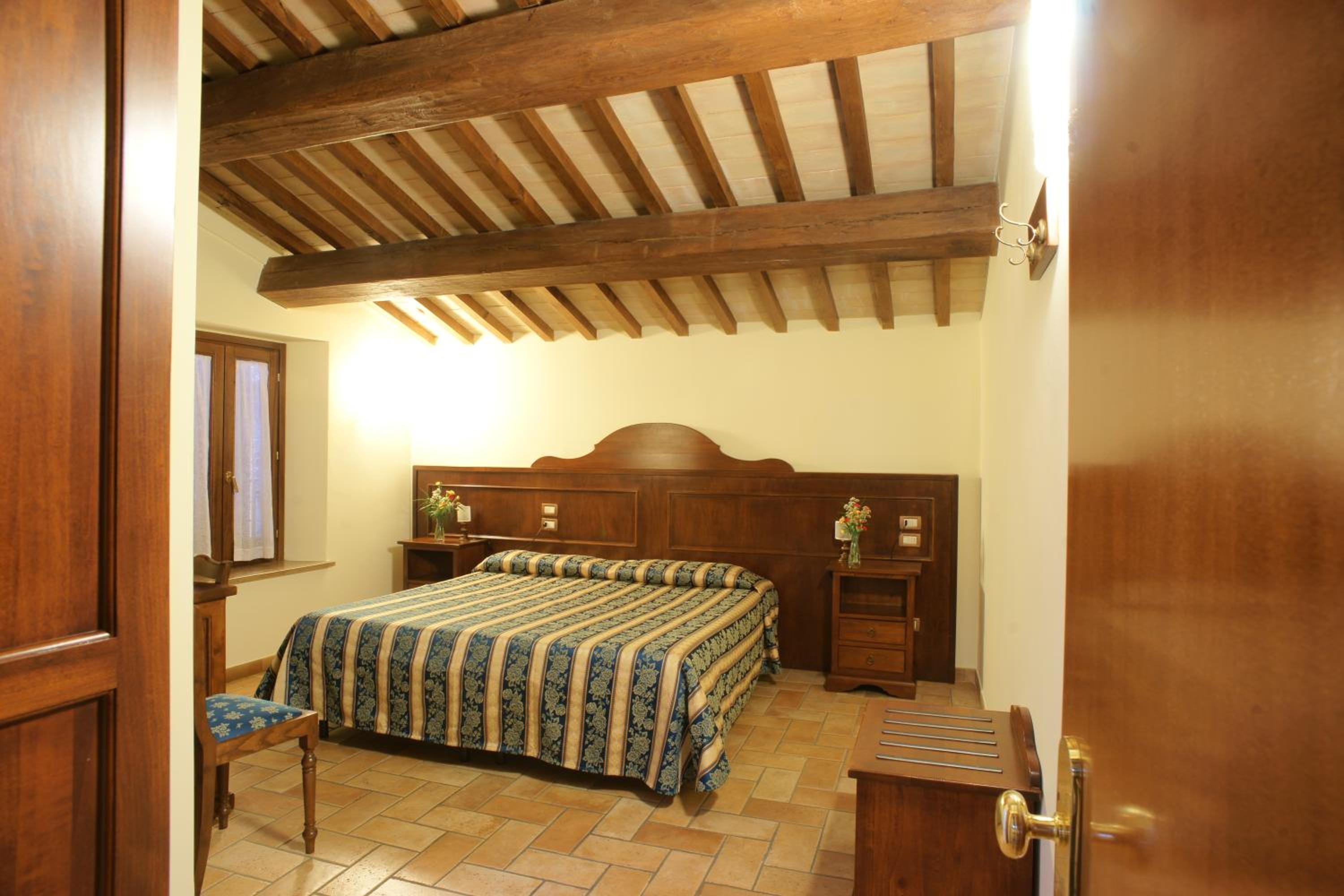 Double Room - Photo 11