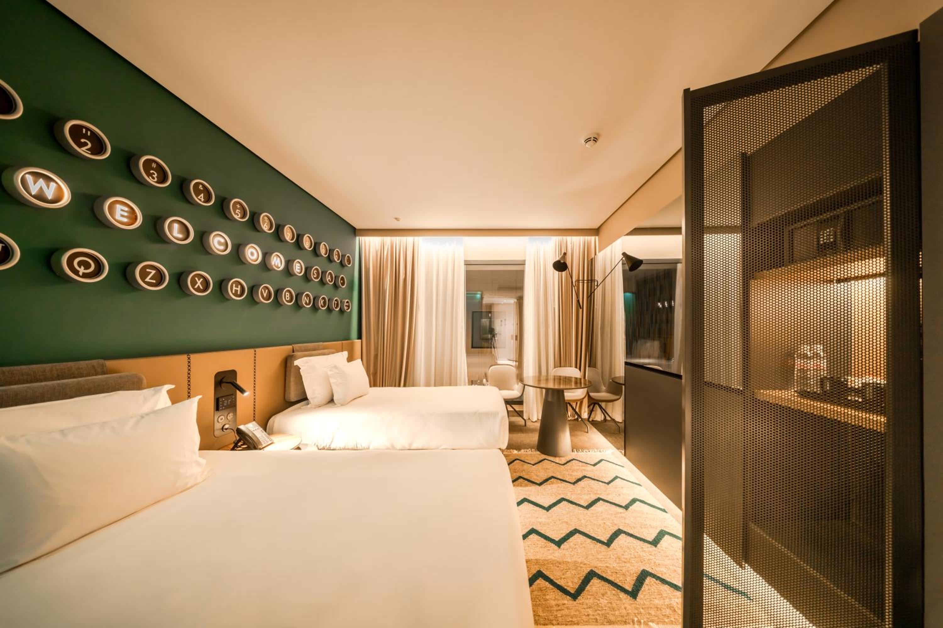 Deluxe Twin Room