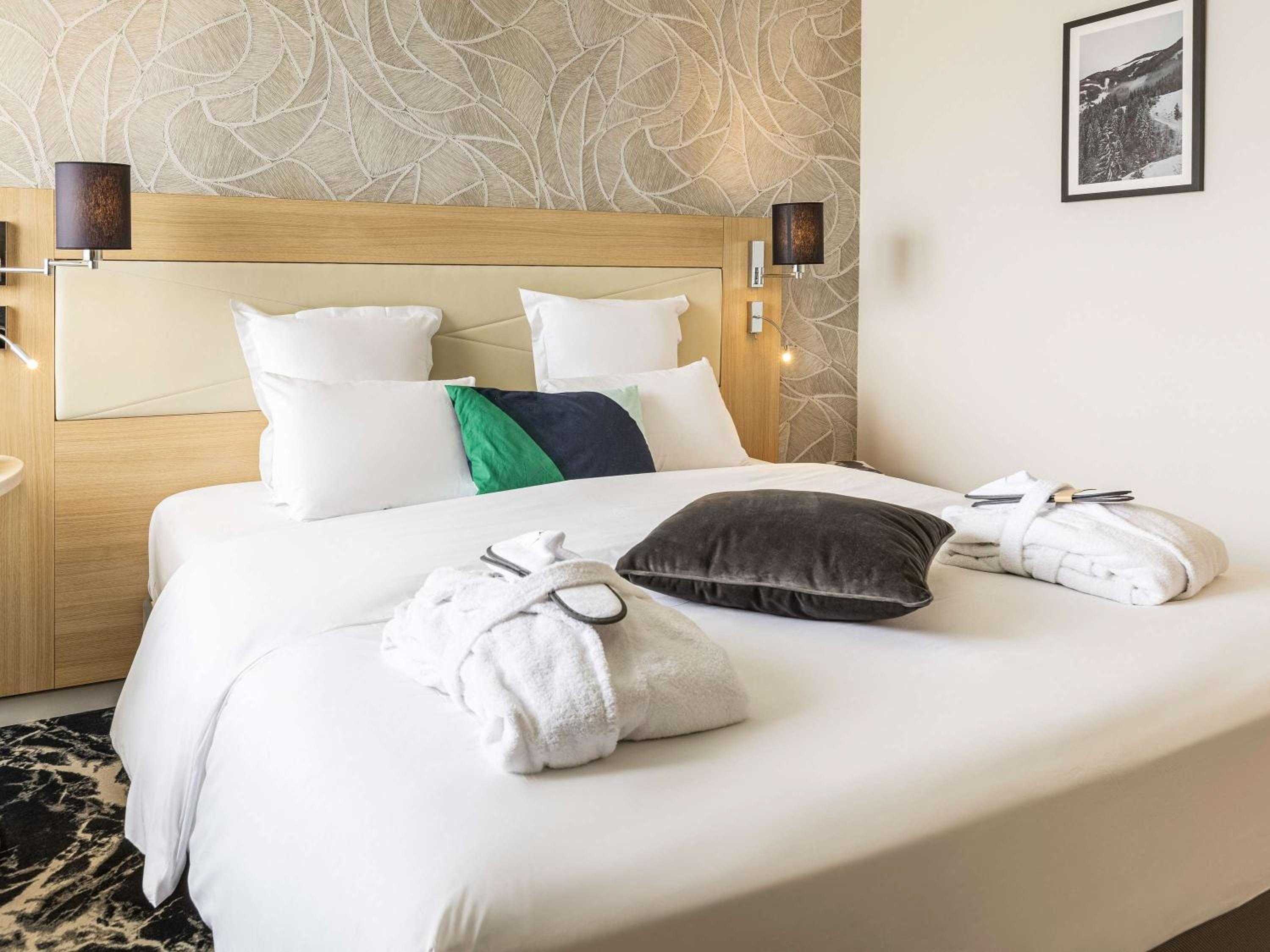 Deluxe Double Room with Park View - Photo 8