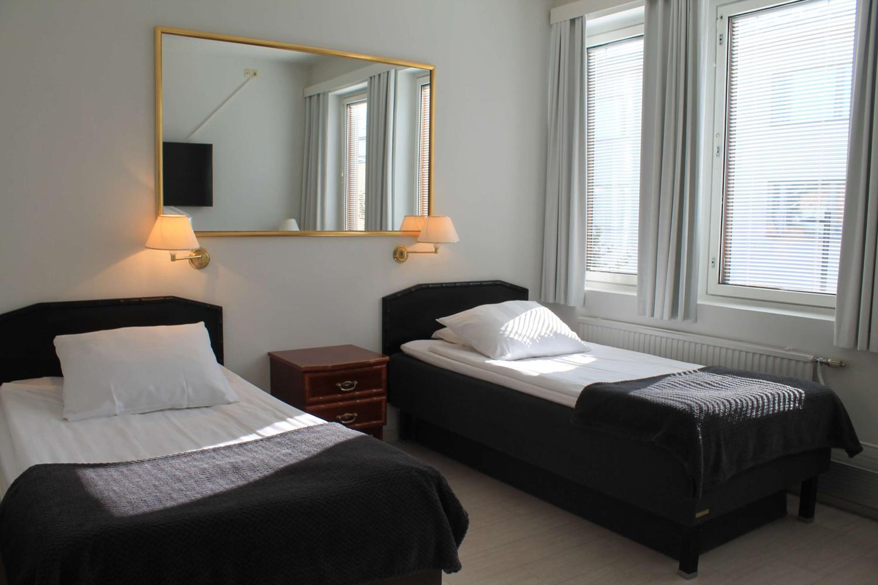 Twin Room - Photo 24