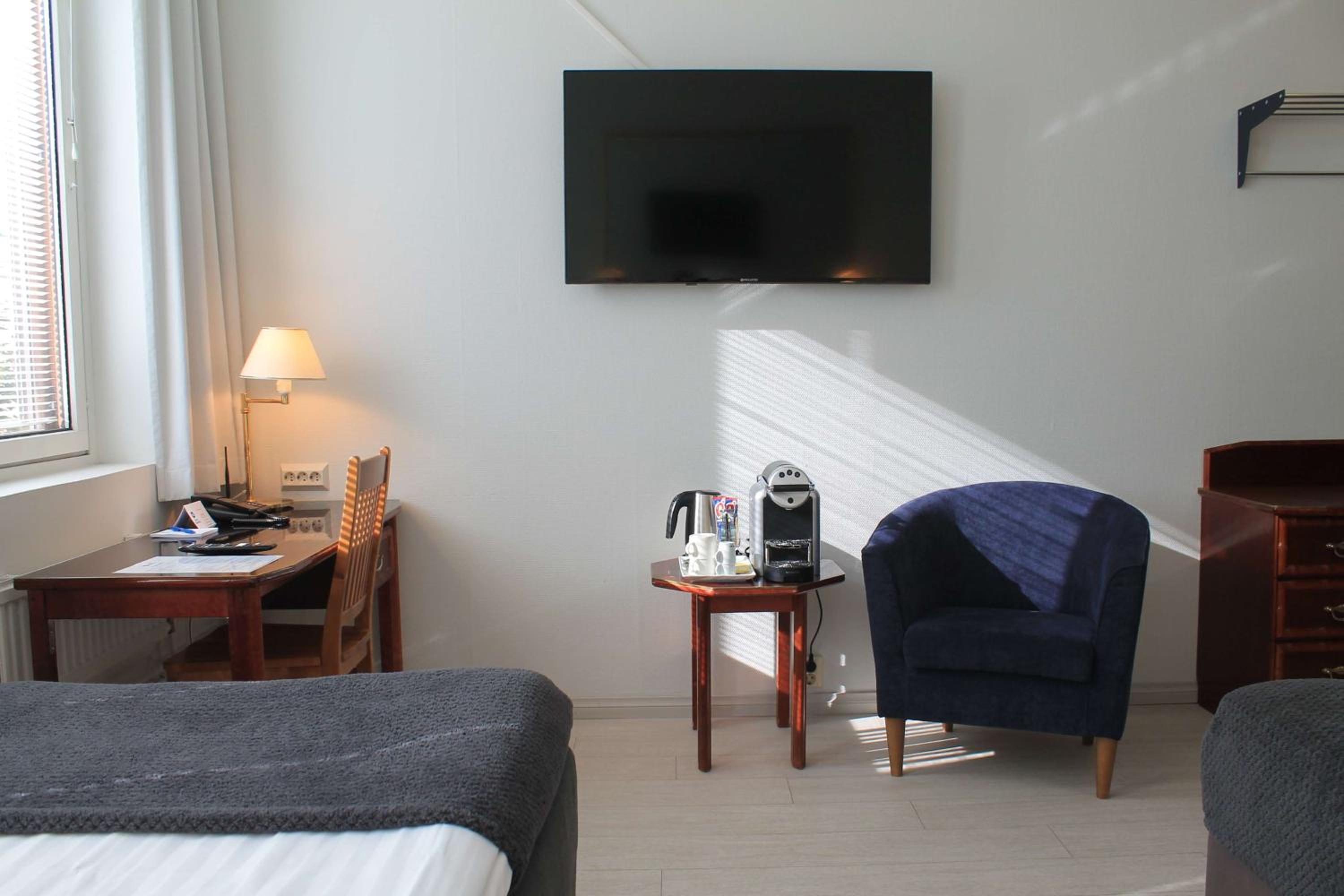 Twin Room - Photo 8