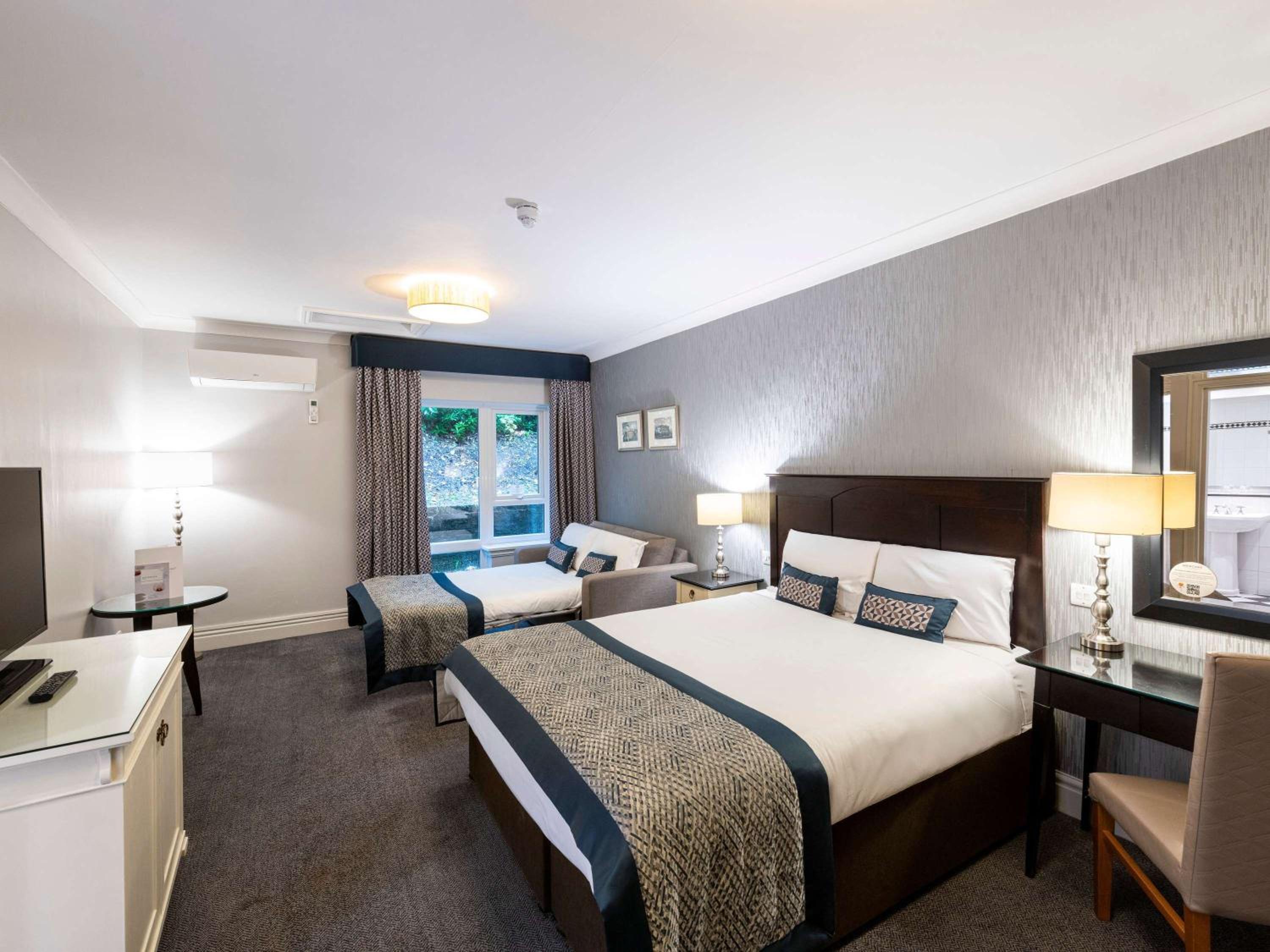 Family Room with One Double Bed and Sofa Bed - Photo 5
