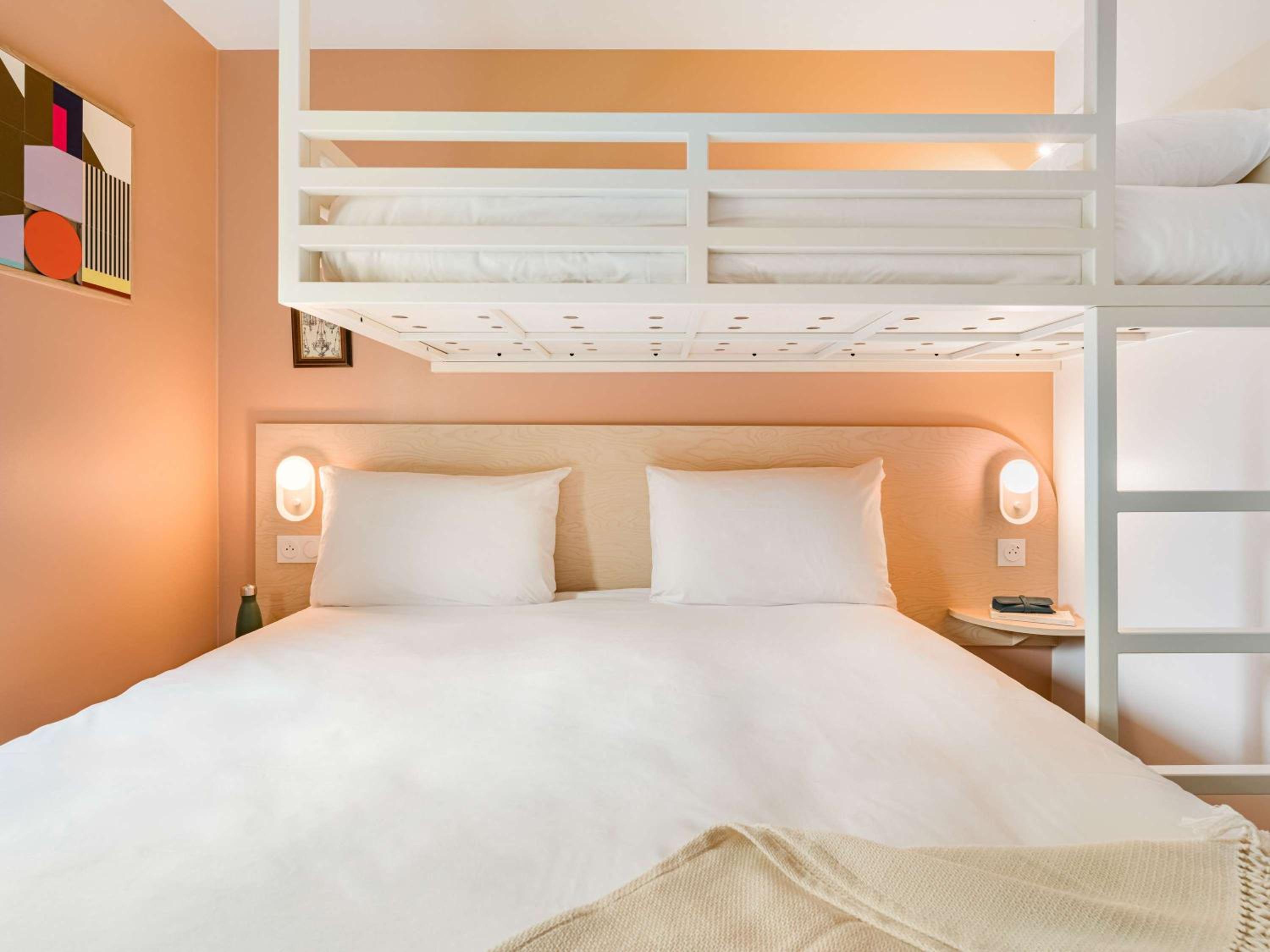 Pop Triple Room with One Double and One Bunk Bed photo 3