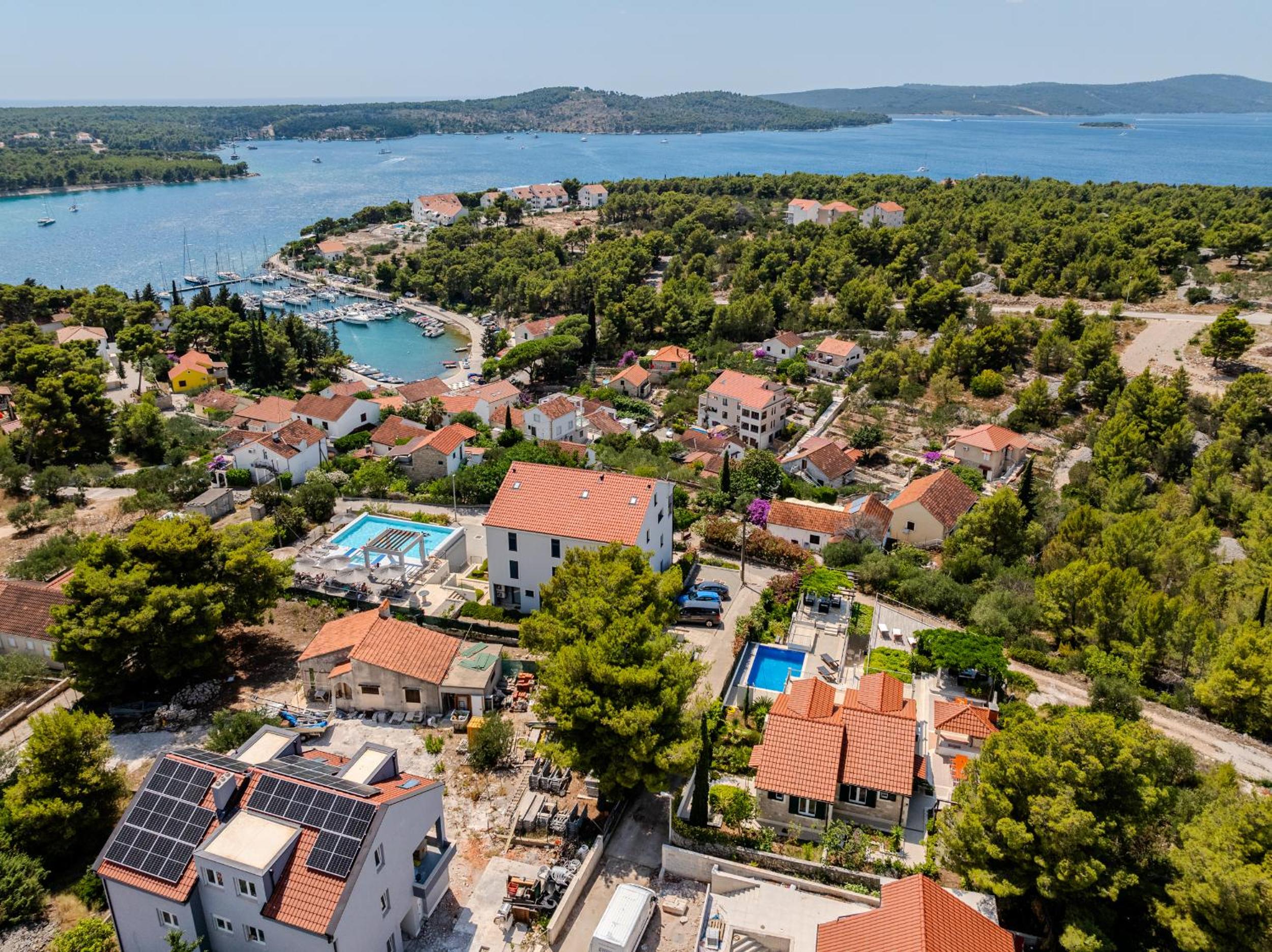 Villa photo 2