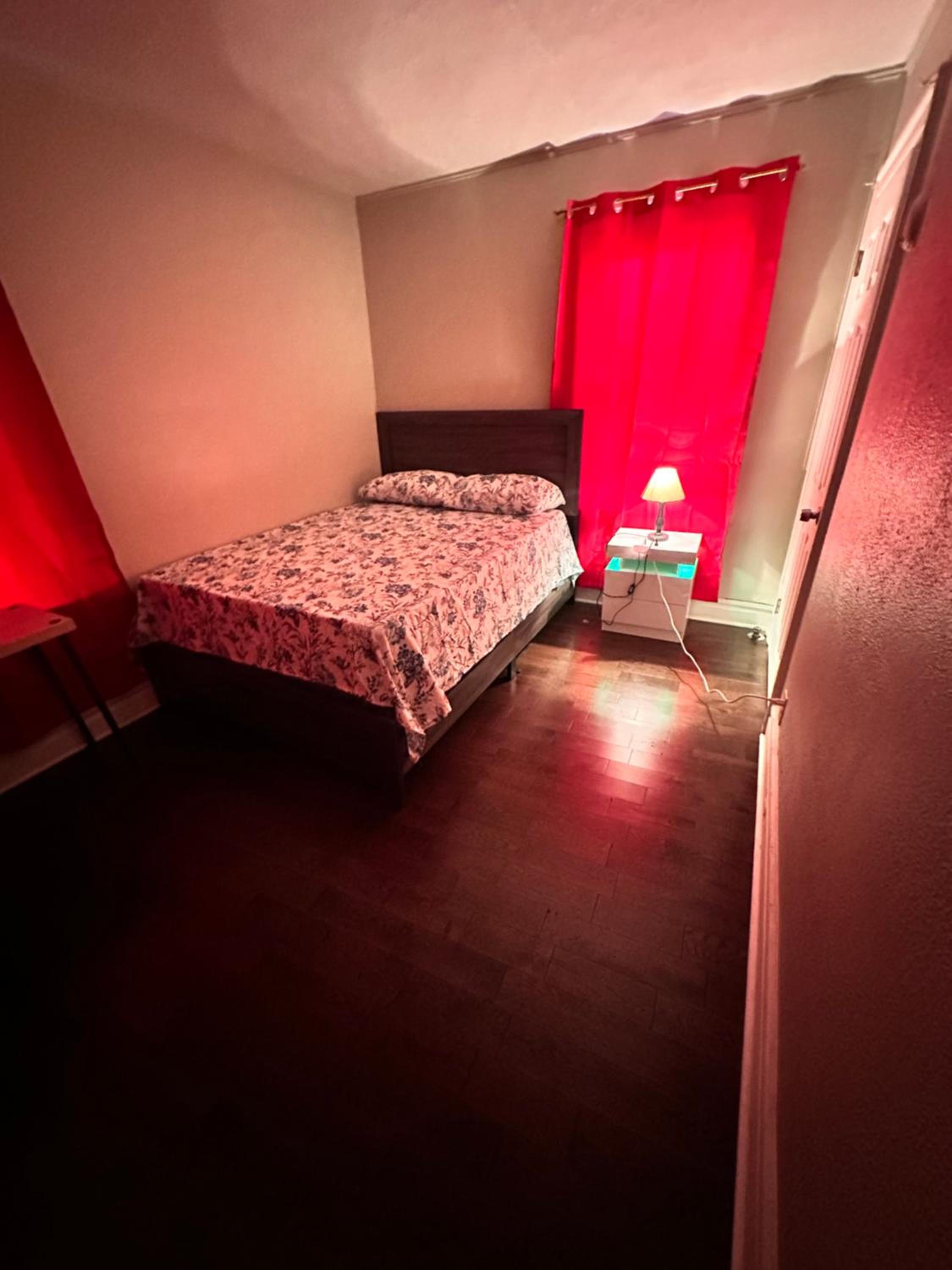 Apartment With Shared Bathroom