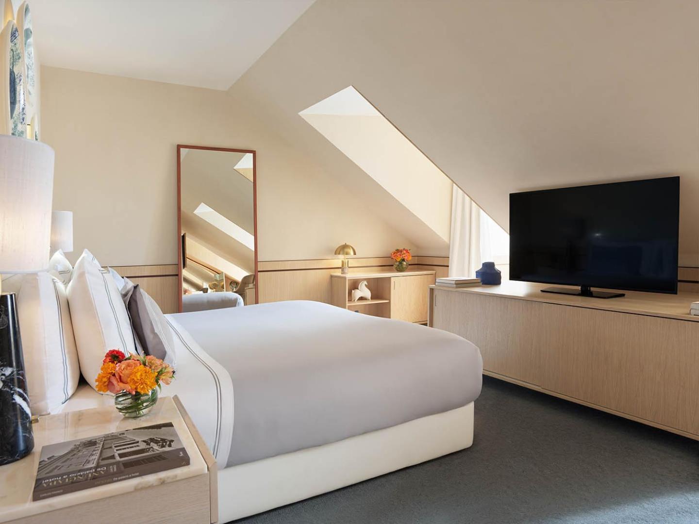 Junior Suite (Non Smoking) thumbnail 6