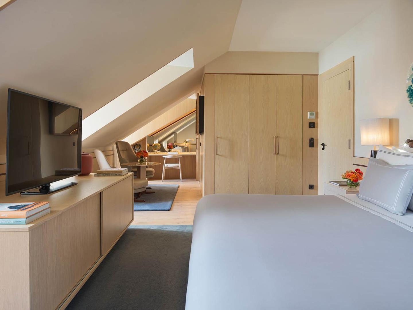 Junior Suite (Non Smoking)