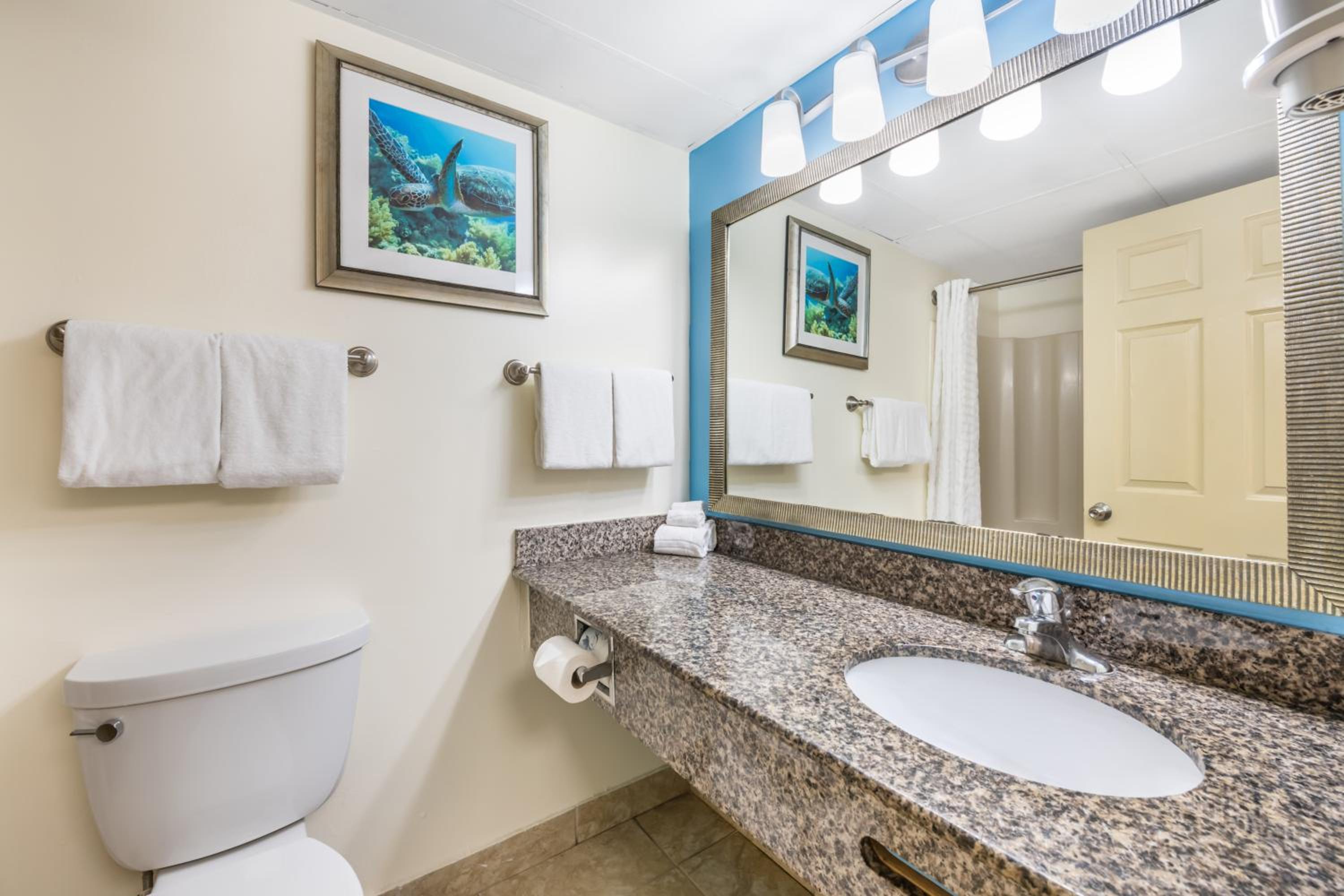 Deluxe Queen Room with Two Queen Beds - Ocean Front - Photo 3