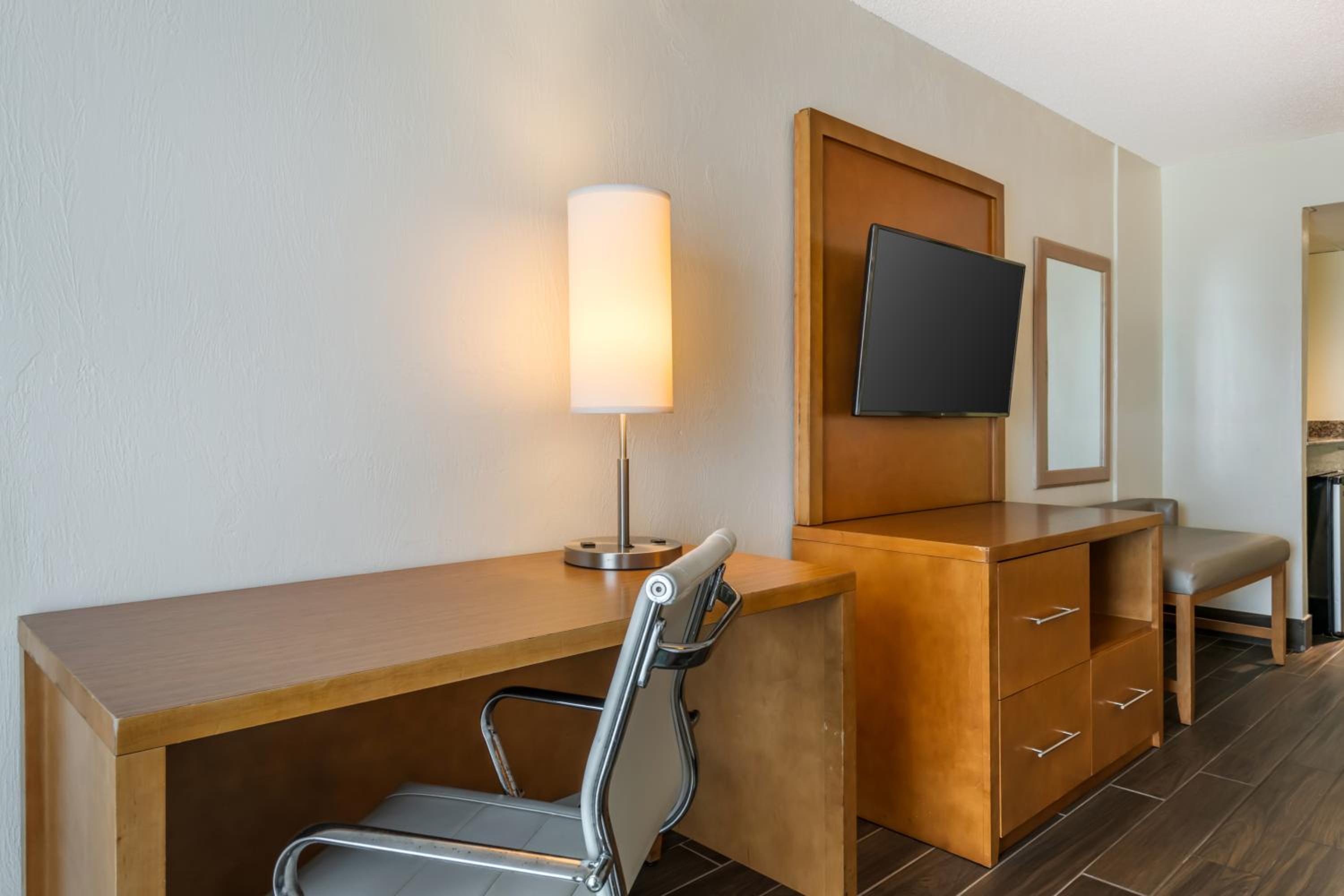 Deluxe Queen Room with Two Queen Beds - Ocean Front - Photo 4