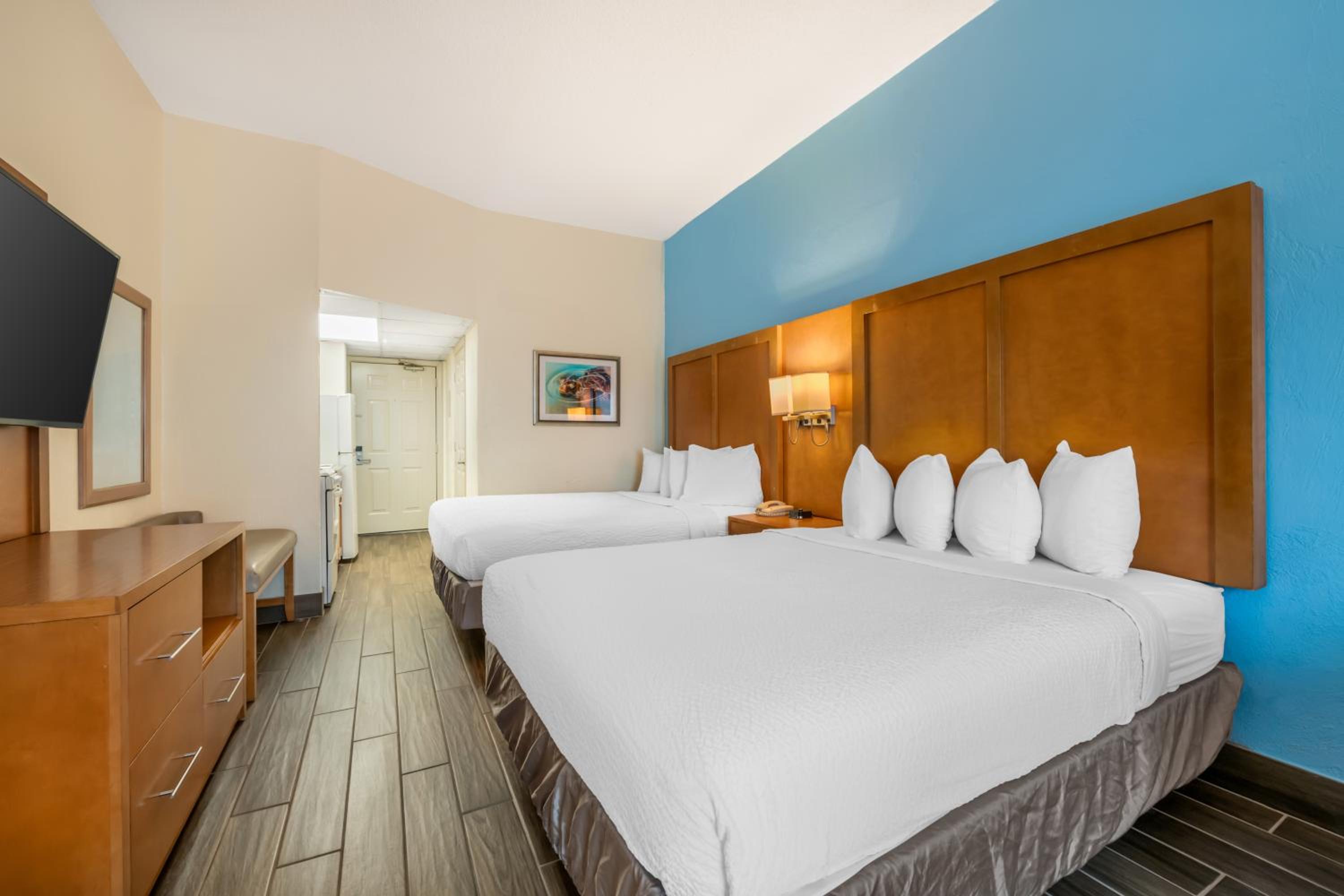Deluxe Queen Room with Two Queen Beds - Ocean Front - Photo 6