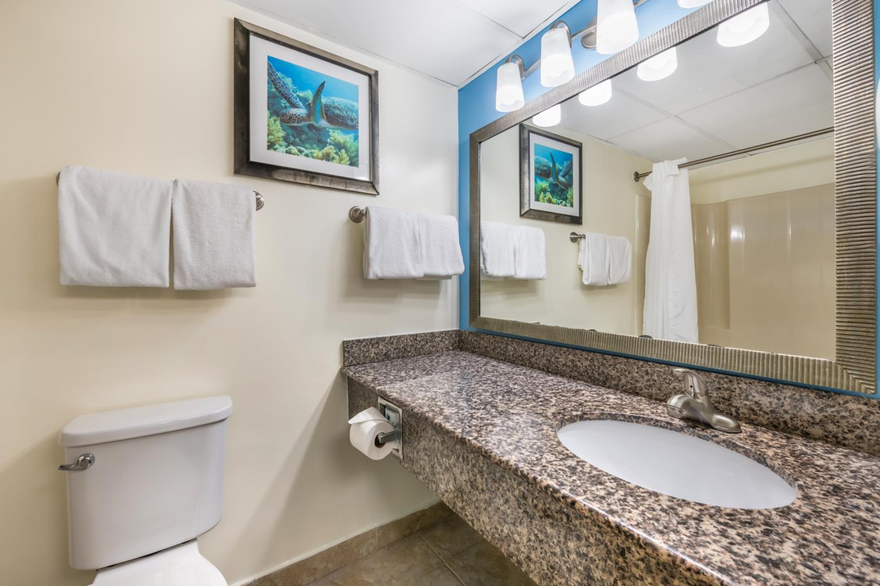 Deluxe Queen Room with Two Queen Beds - Ocean Front - Photo 7