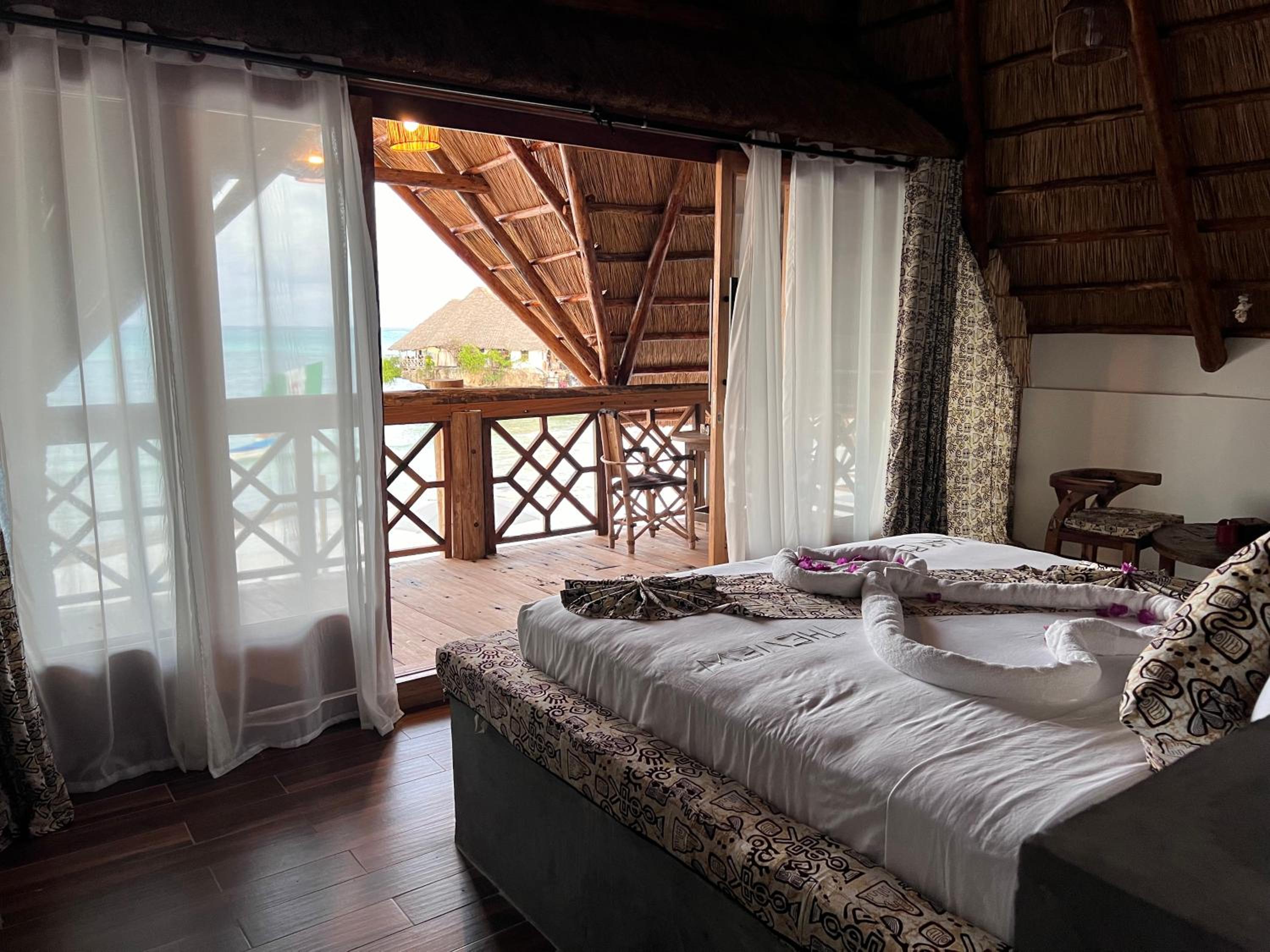 Deluxe Suite With Sea View photo 3