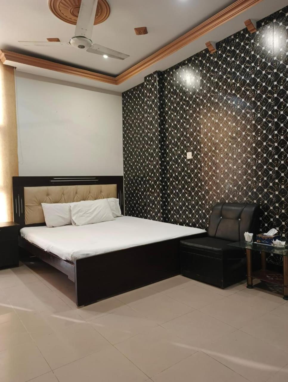 Deluxe Family Room photo 1