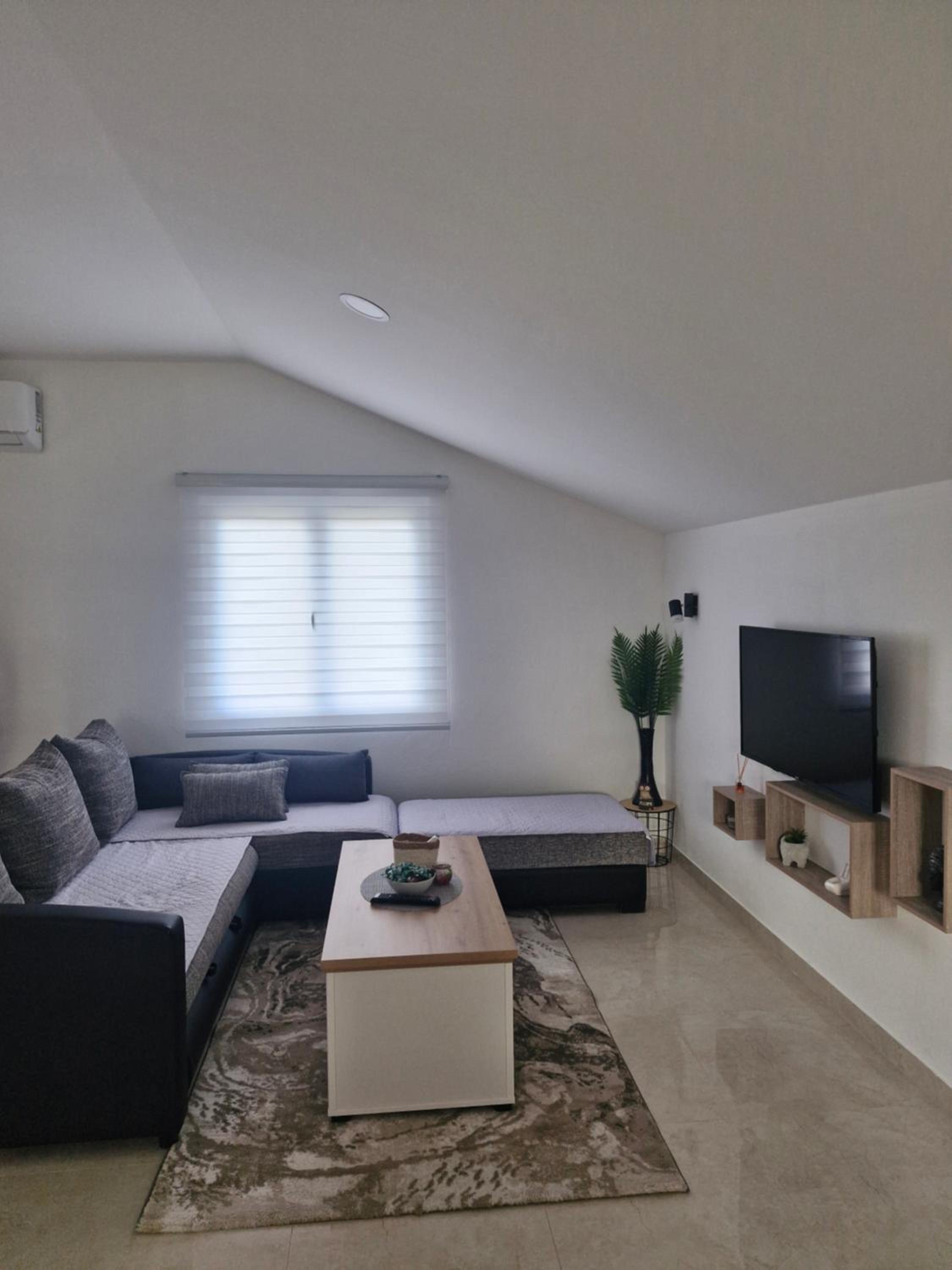 One-Bedroom Apartment with Terrace photo 1