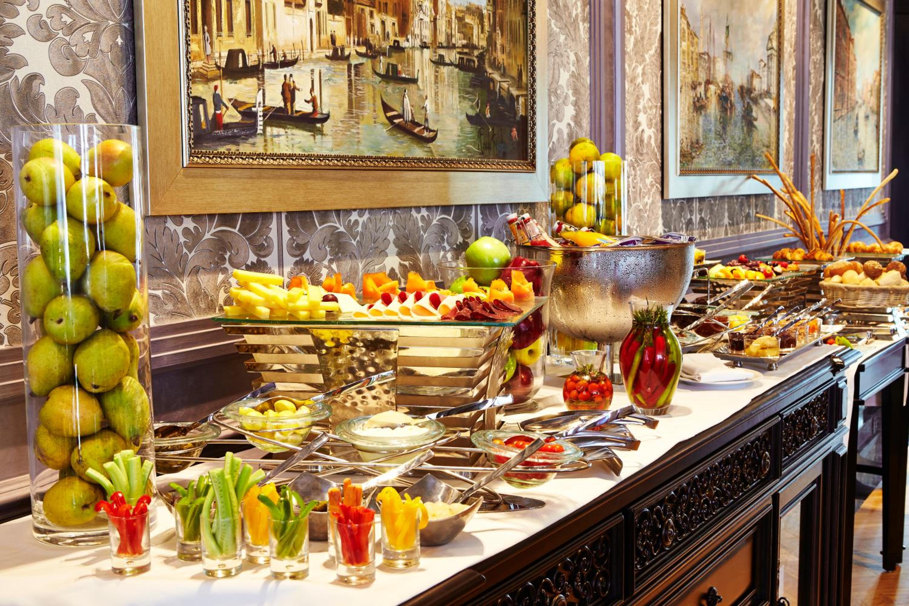 Royal Club City Room