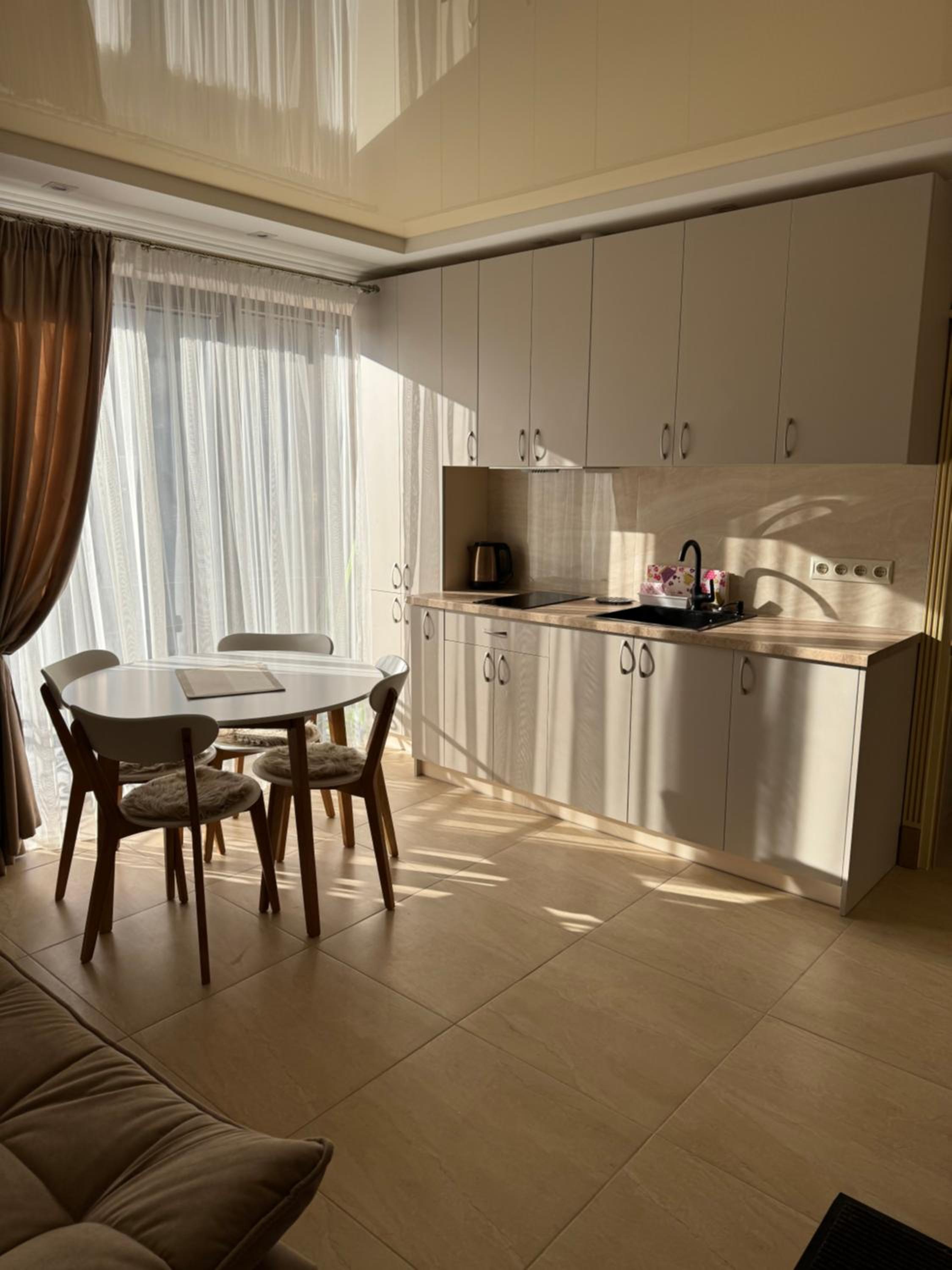 Two-Bedroom Apartment with View photo 3