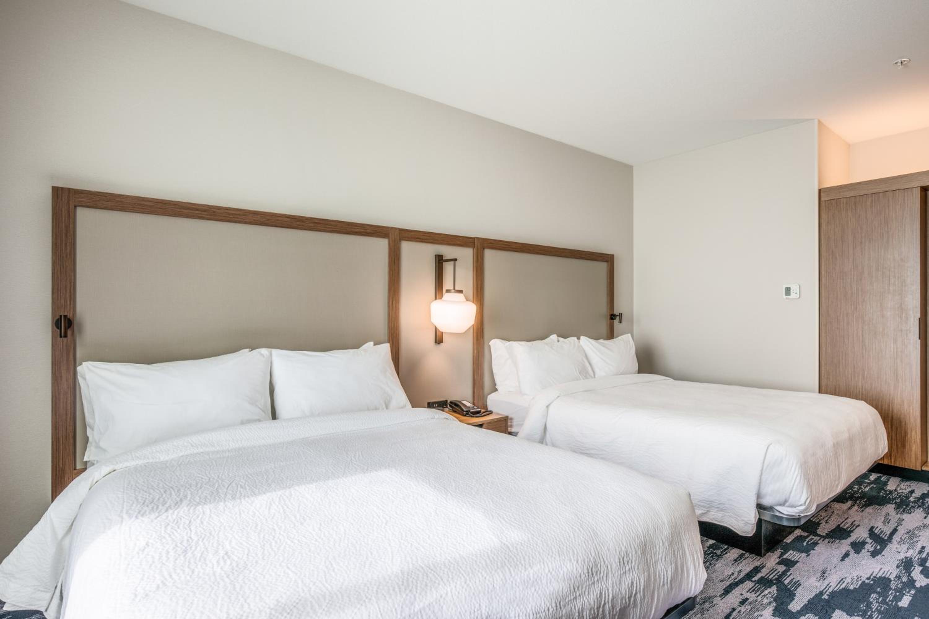 Standard Queen Room with Two Queen Beds and Roll-In Shower - Mobility Access photo 2