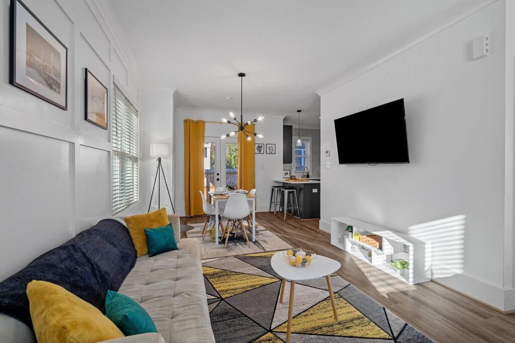 Three-Bedroom House photo 2