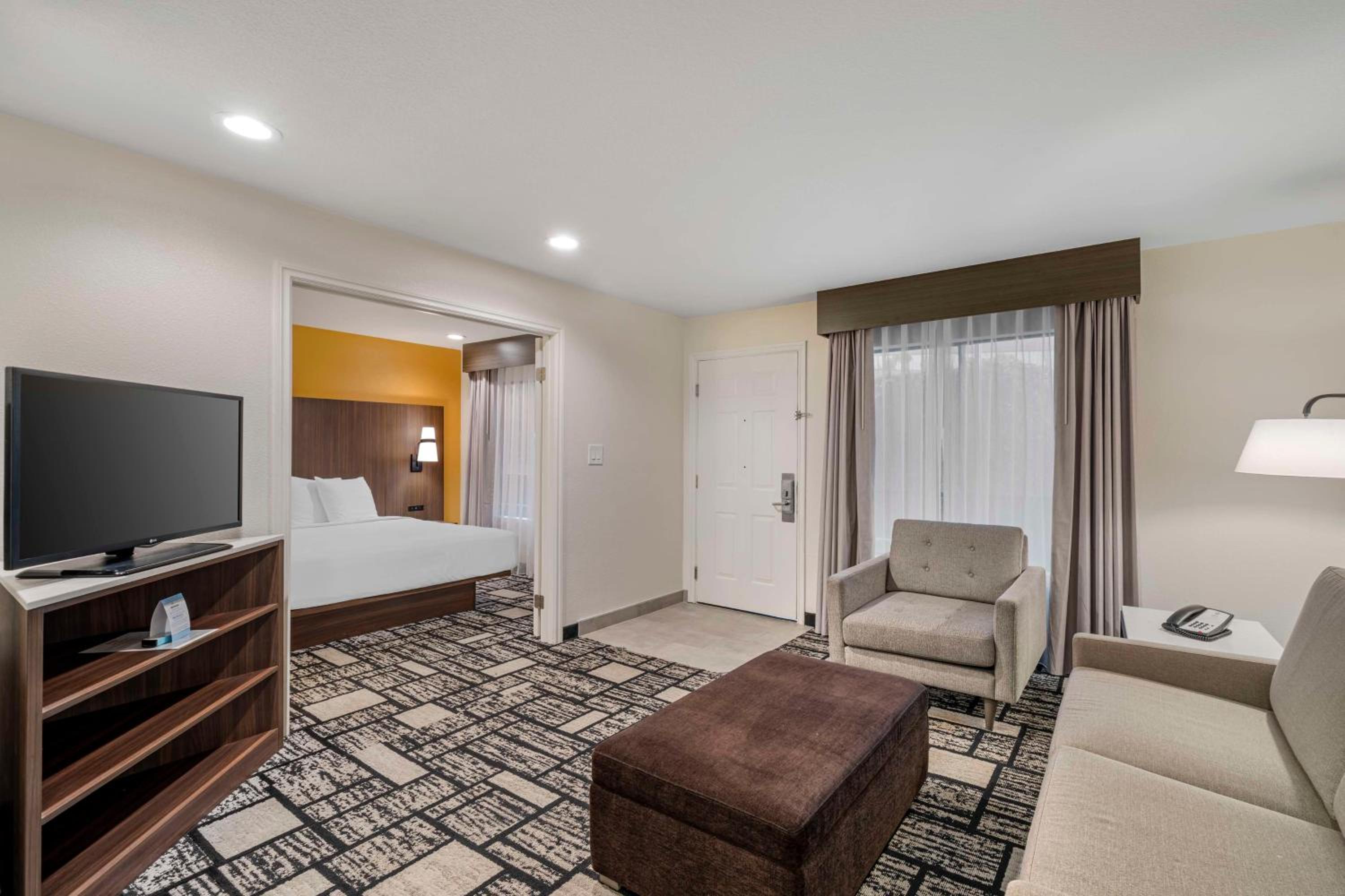 King Room - Non-Smoking - Photo 2