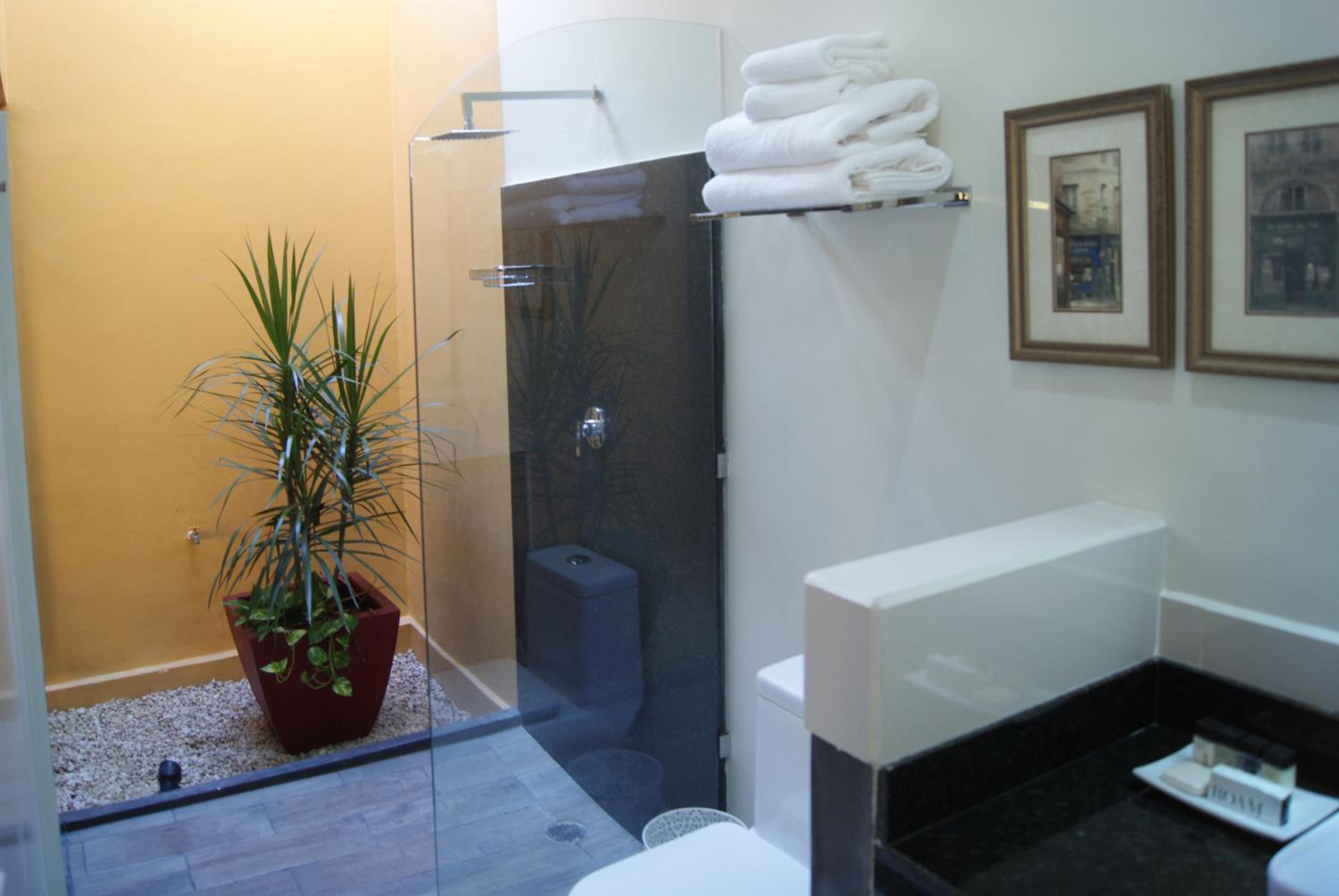 Deluxe King Room photo 3