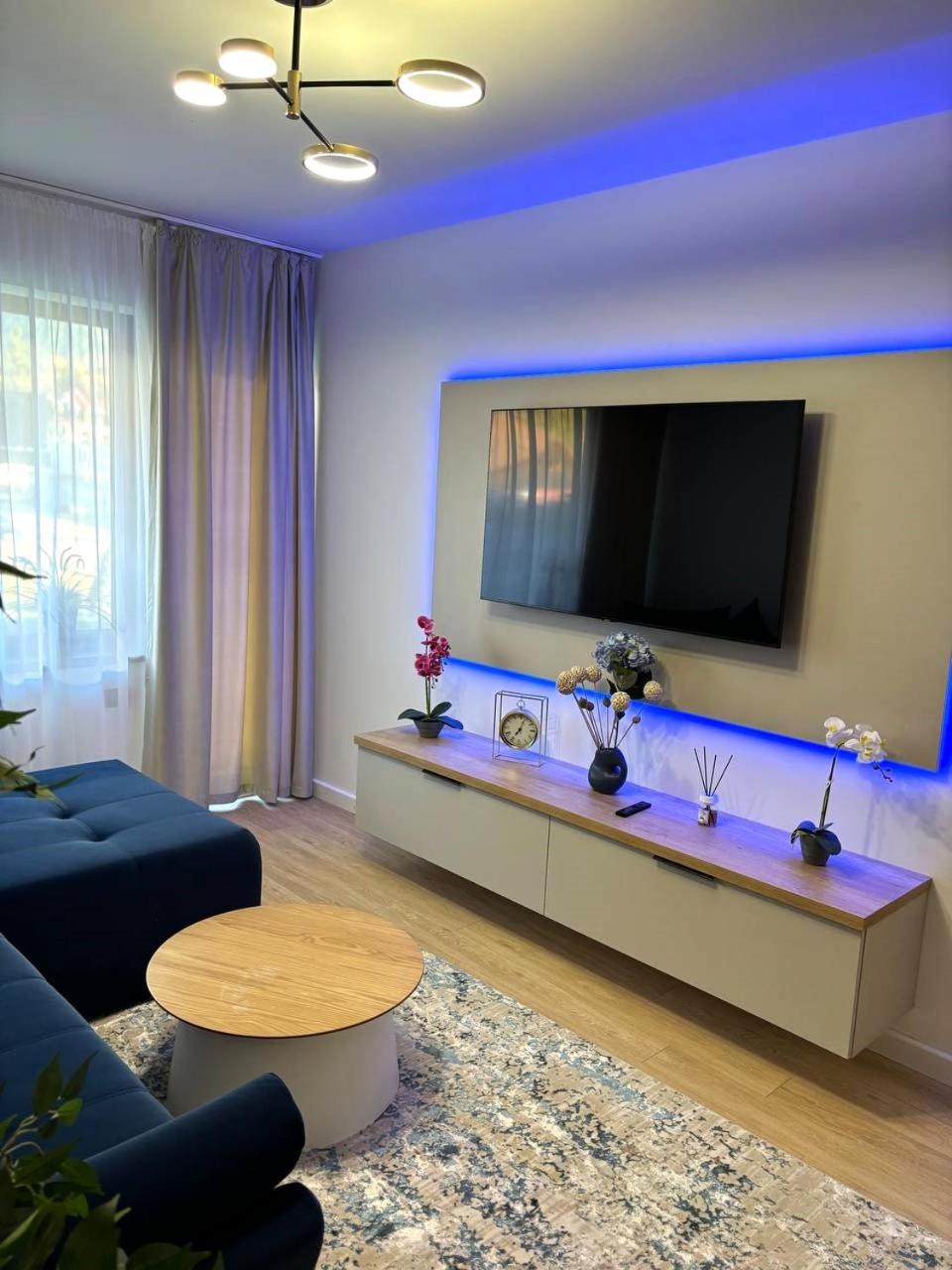 Delux Apartment with Mountain View