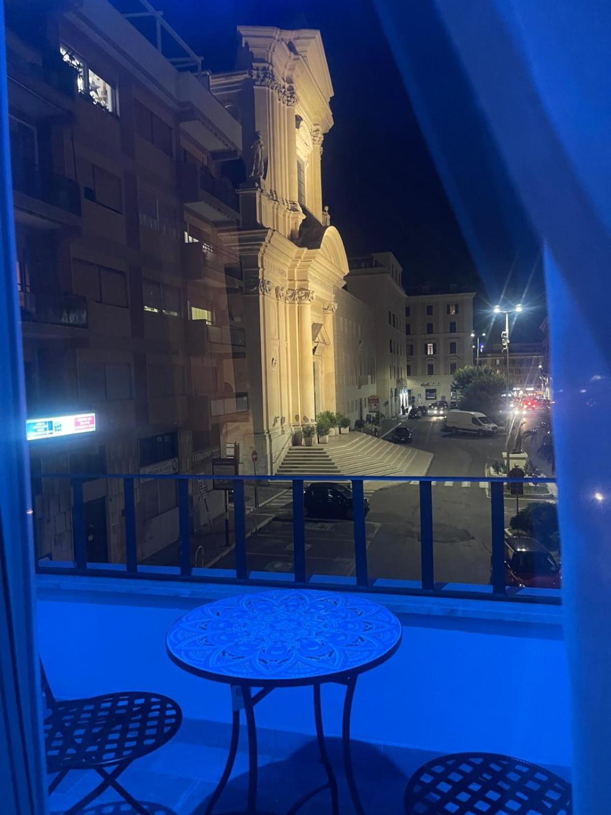 Deluxe Double Room with Balcony and Sea View photo 3