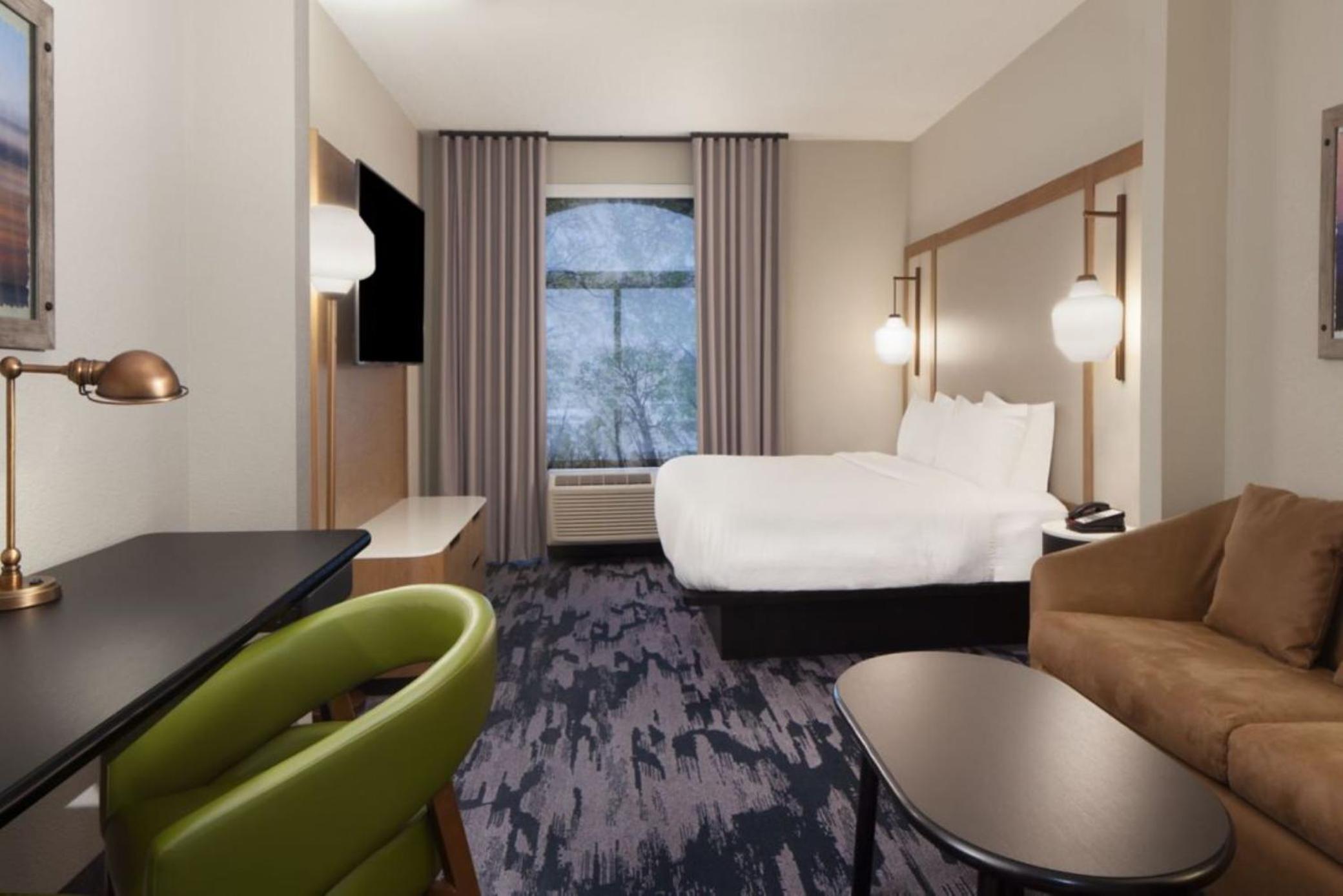 King Room with Roll-in Shower - Mobility and Hearing Accessible