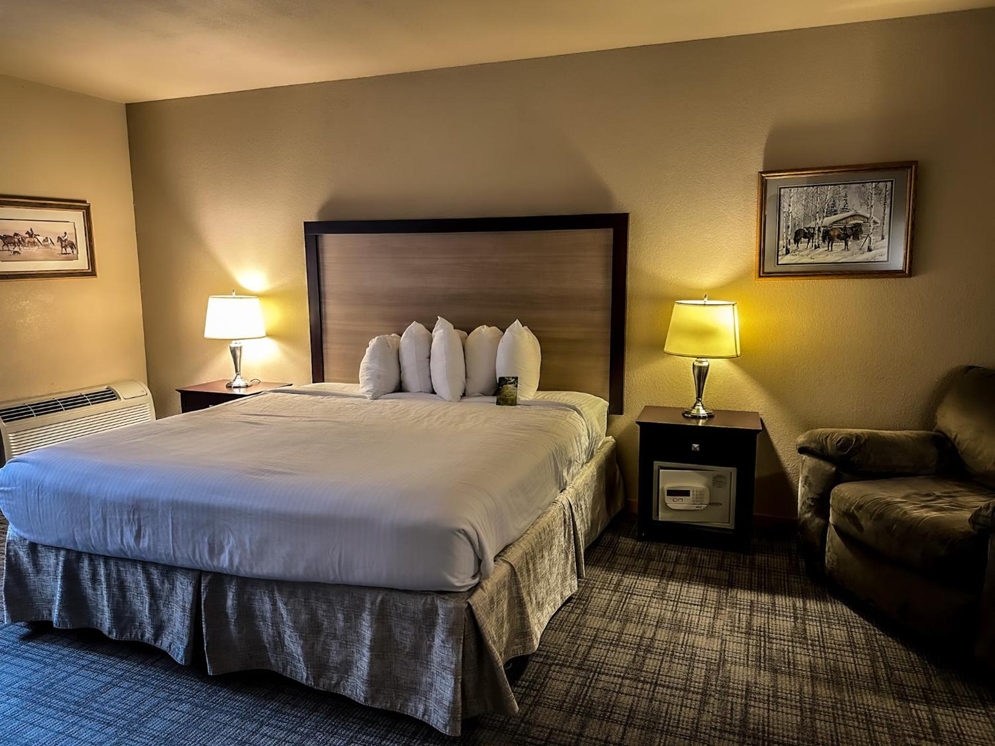 Superior King Suite photo 1