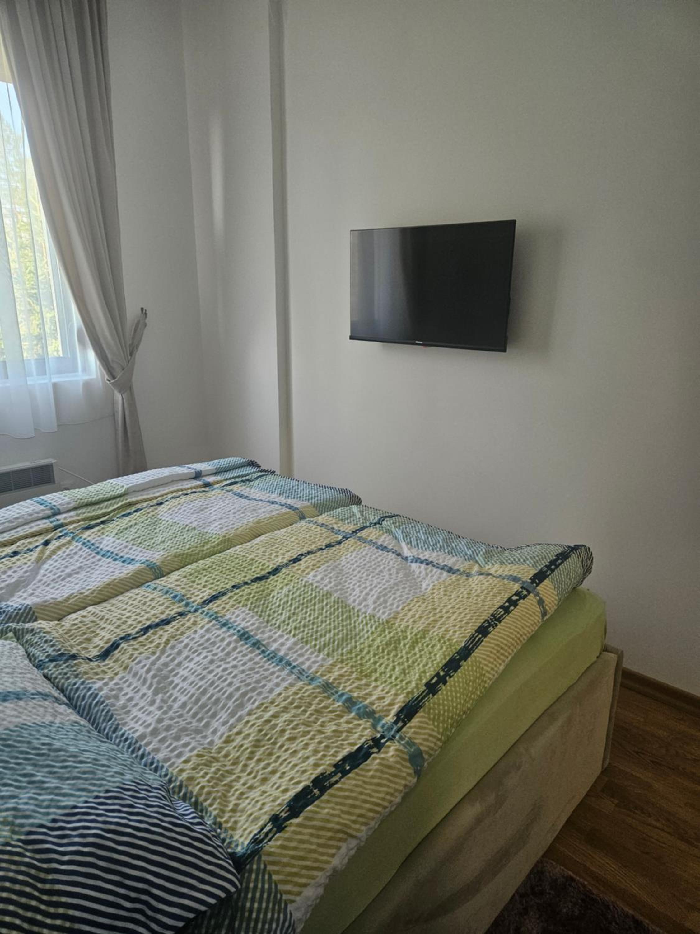 Apartment With Mountain View