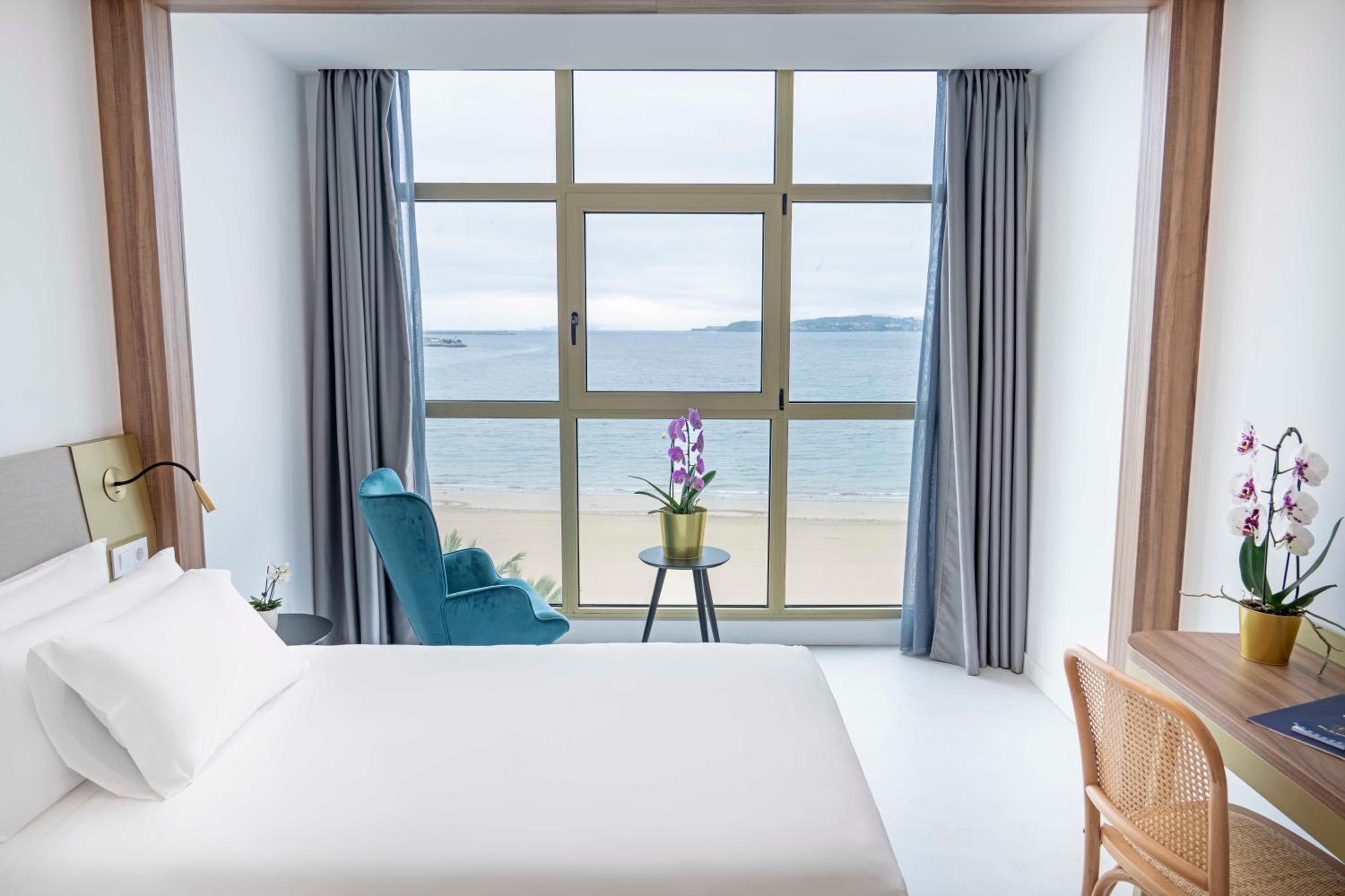 2 Single Beds, Superior Room, Sea View - Photo 4