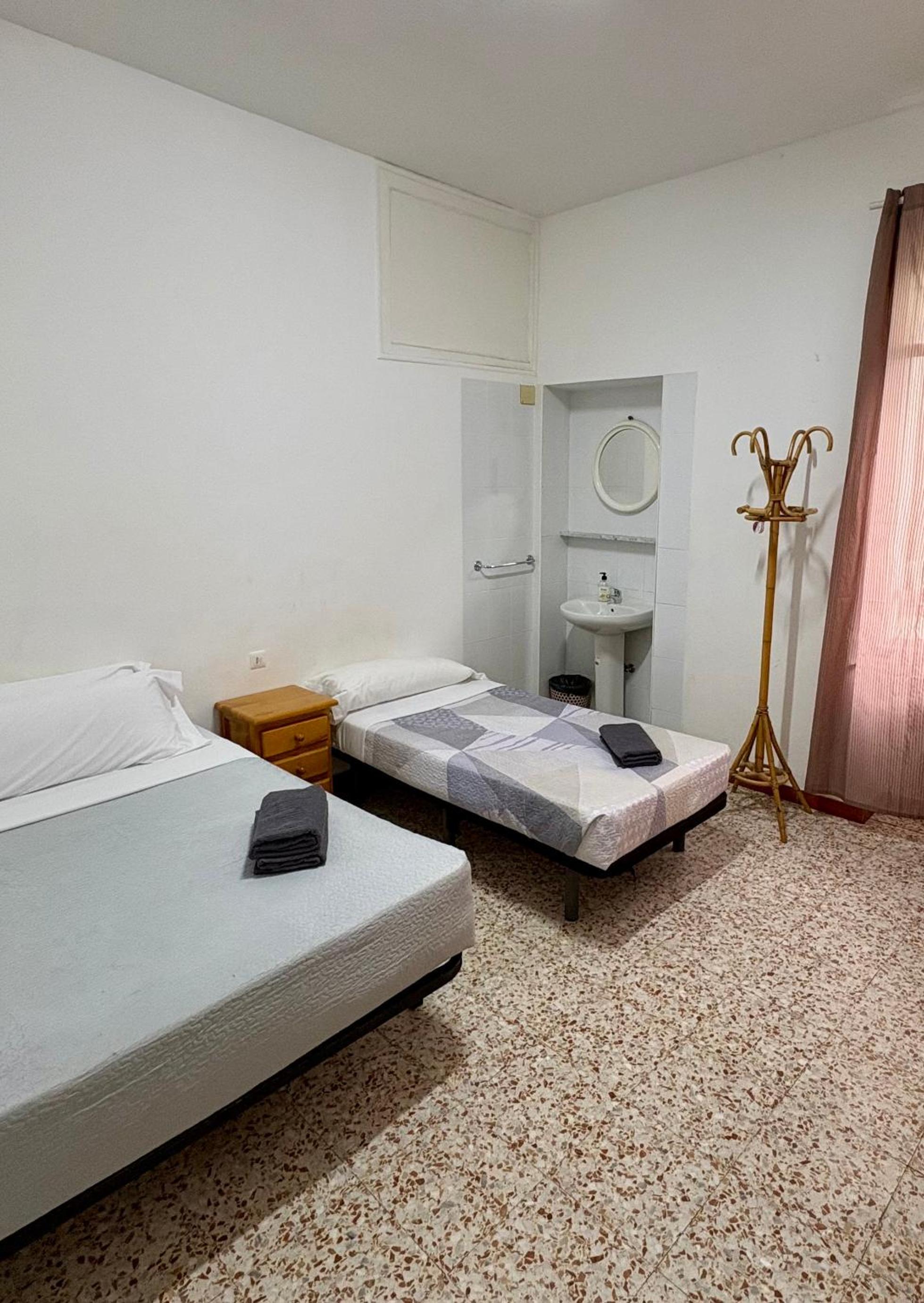 Standard Triple Room photo 3