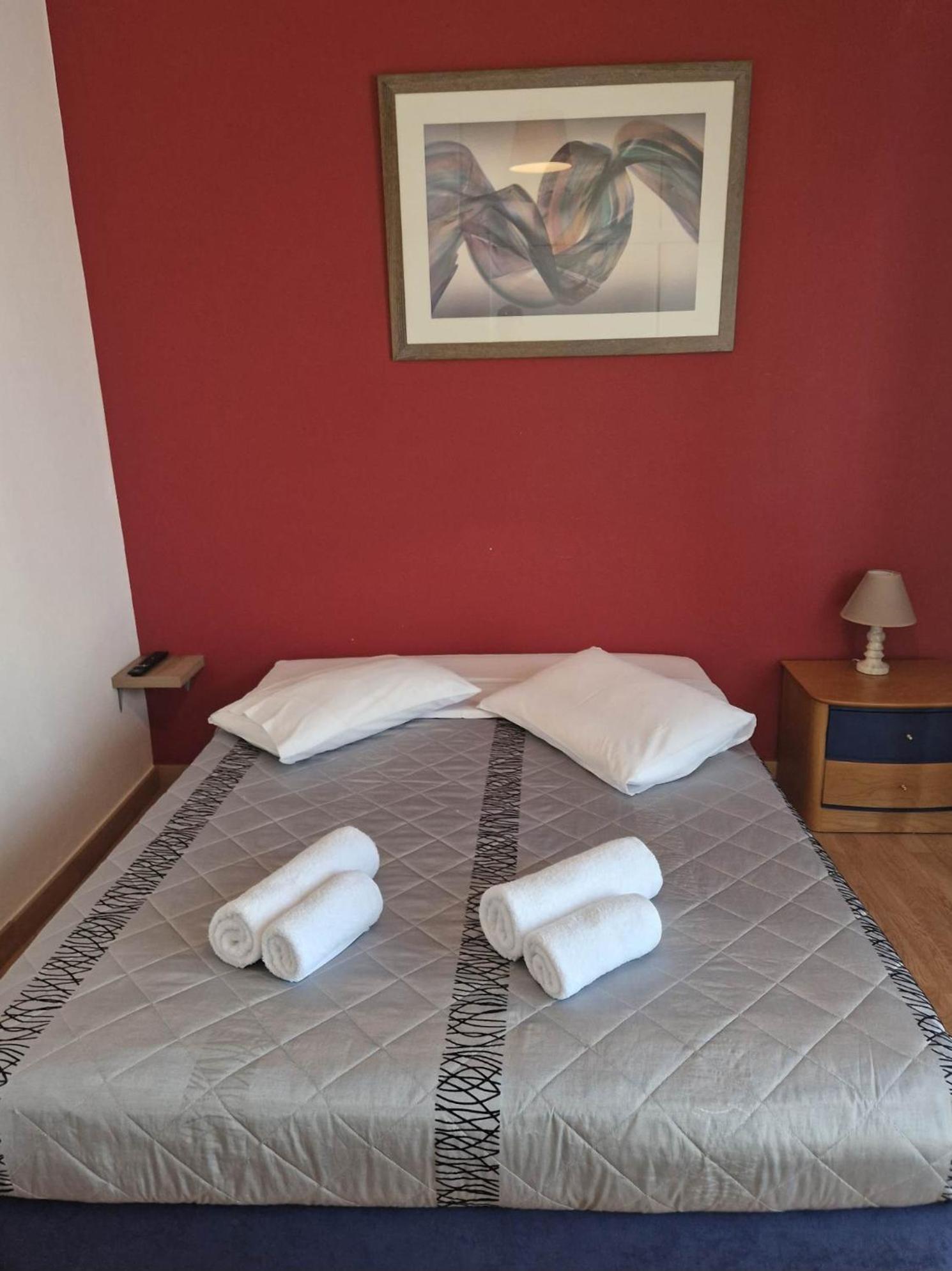One-Bedroom Apartment - Photo 9