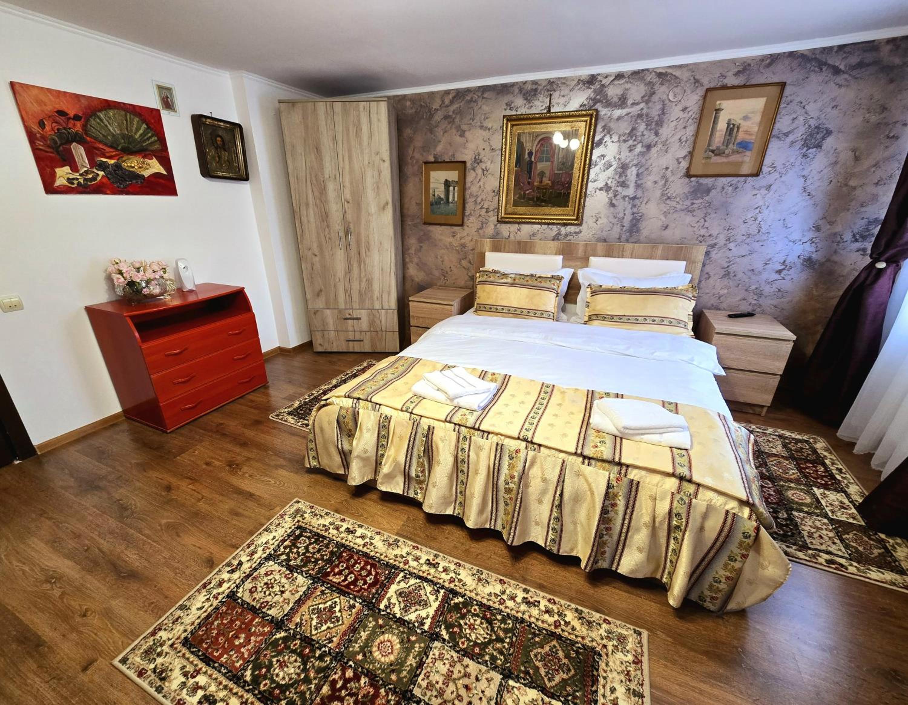 Deluxe King Room photo 3