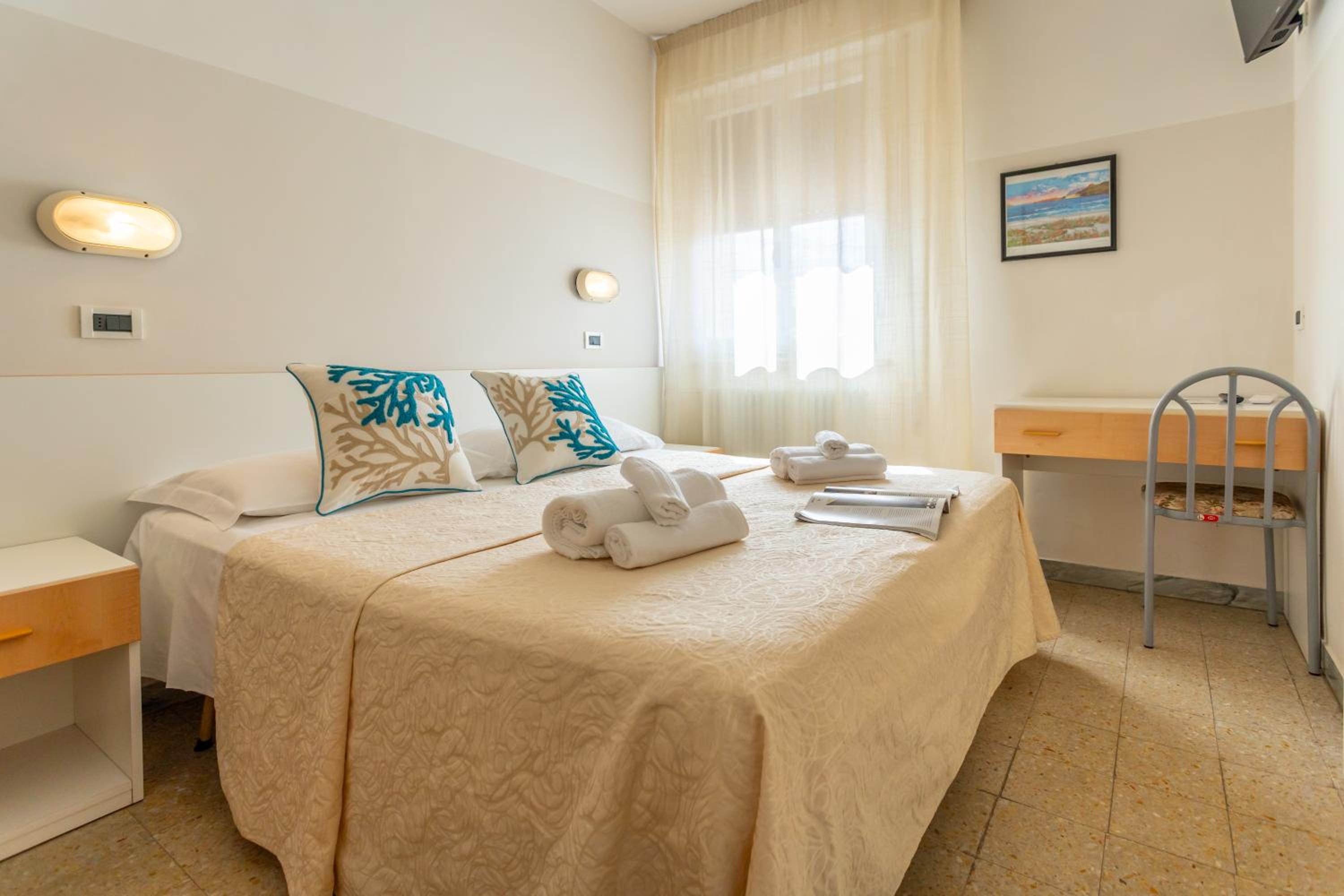 Standard Double or Twin Room - Photo 1