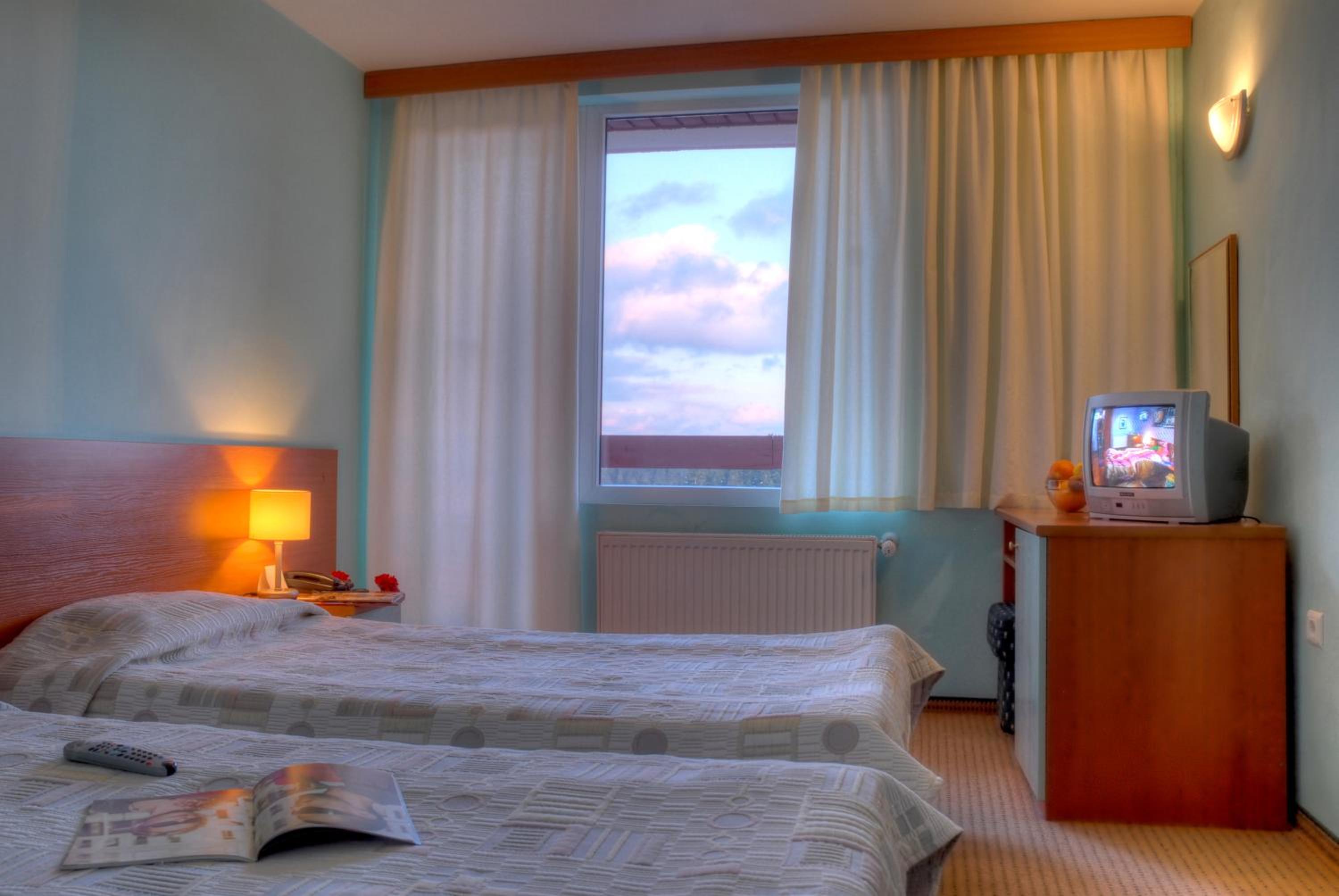 Twin Room (2 Adult) photo 2
