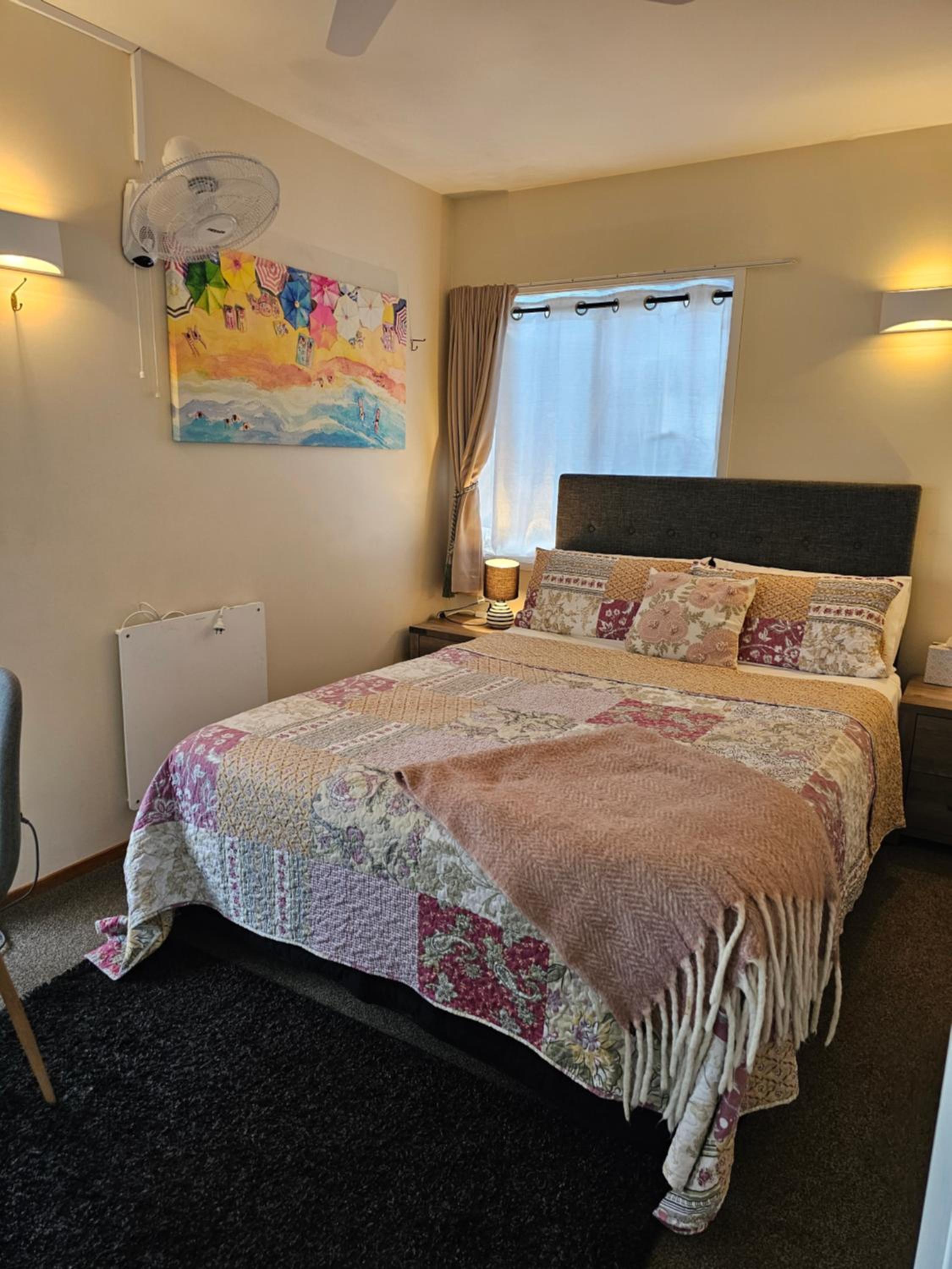 Studio with Free Netflix - Photo 2